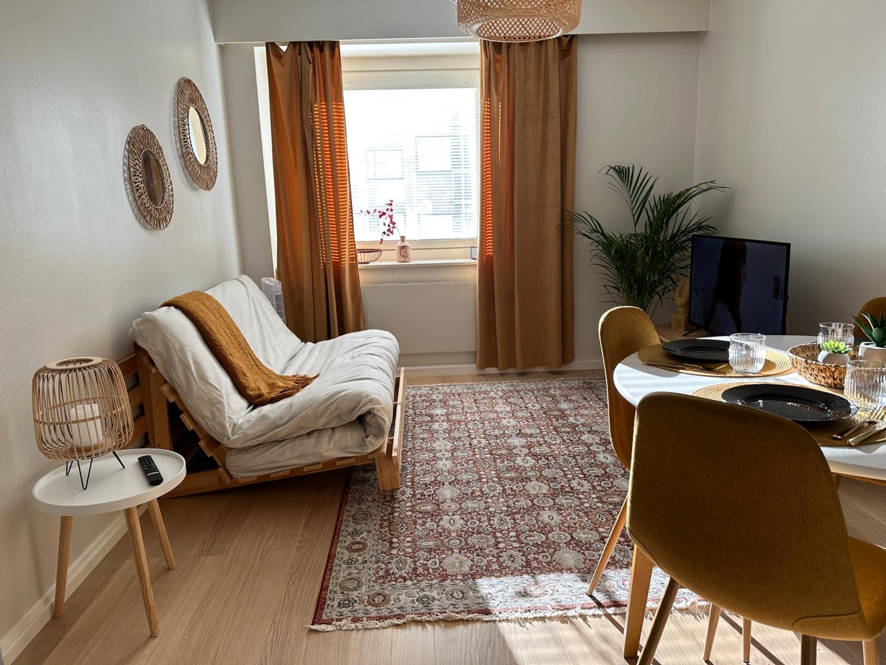 One-Bedroom Apartment photo 1