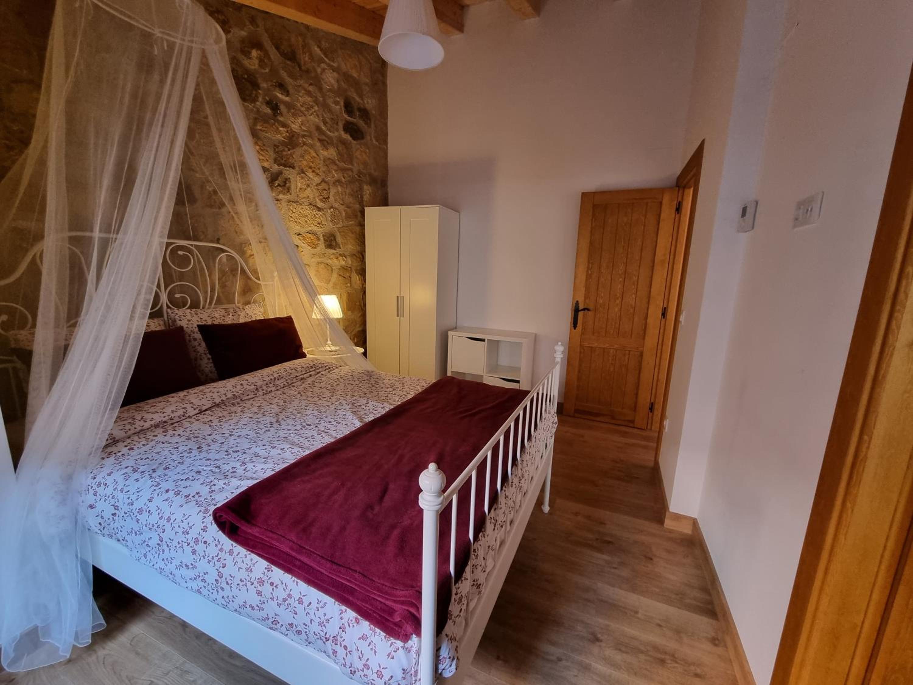 Casa de cuatro habitaciones