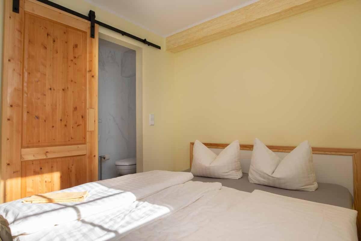 Double Room with Private Bathroom photo 2