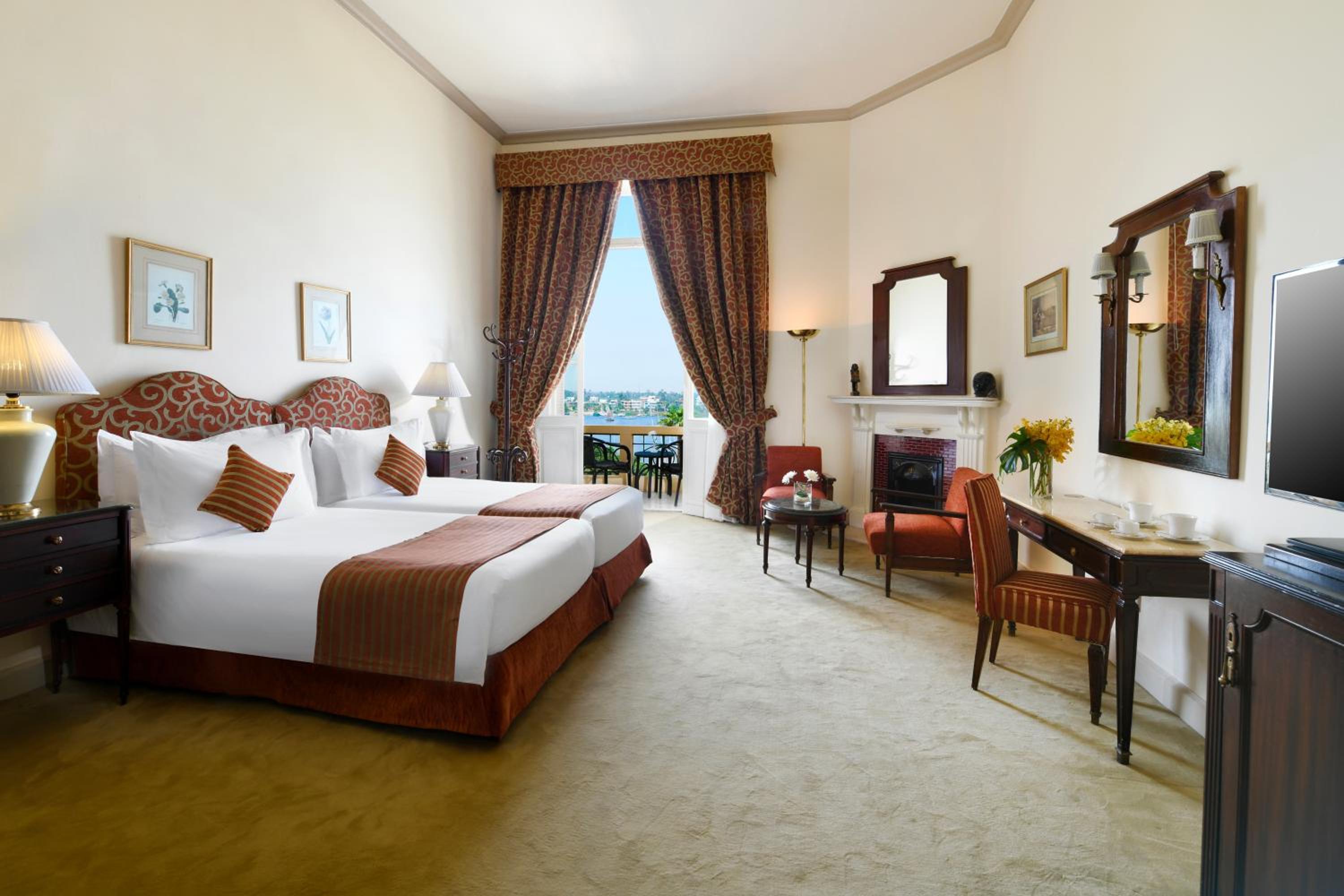 Luxury Twin Room with River View 