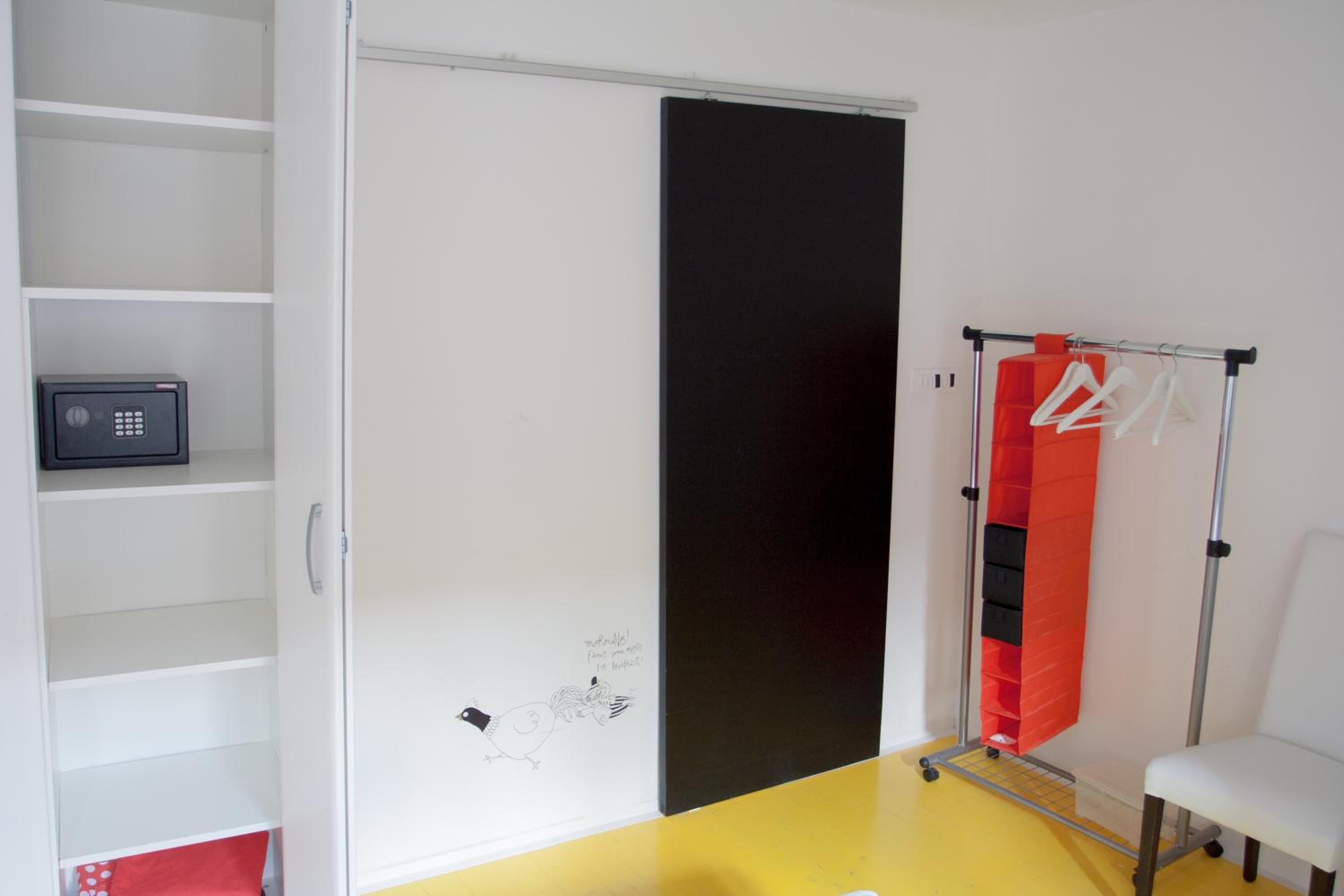 Single Room photo 3