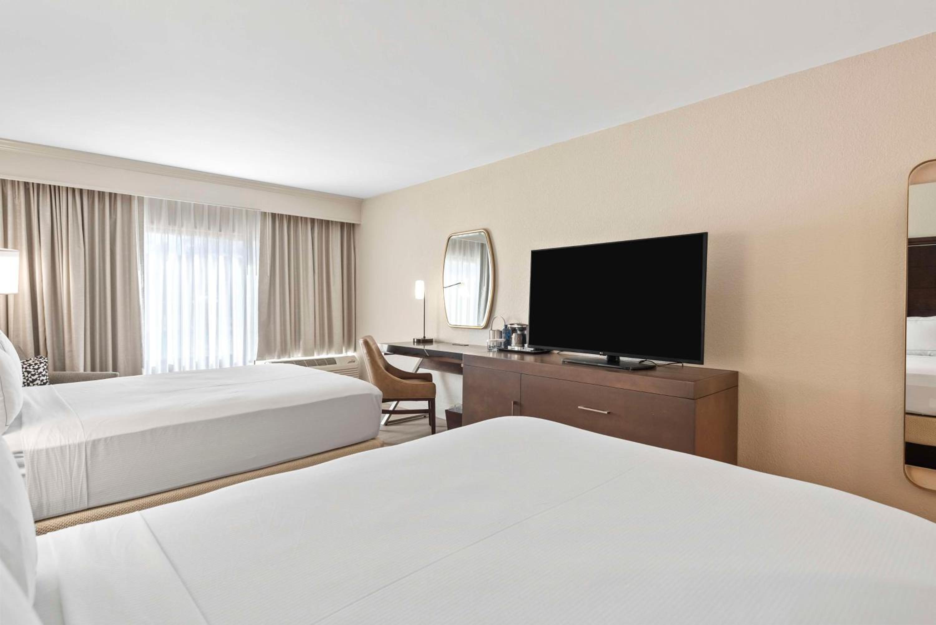 Room with Two Double Beds - Non-Smoking - Photo 1