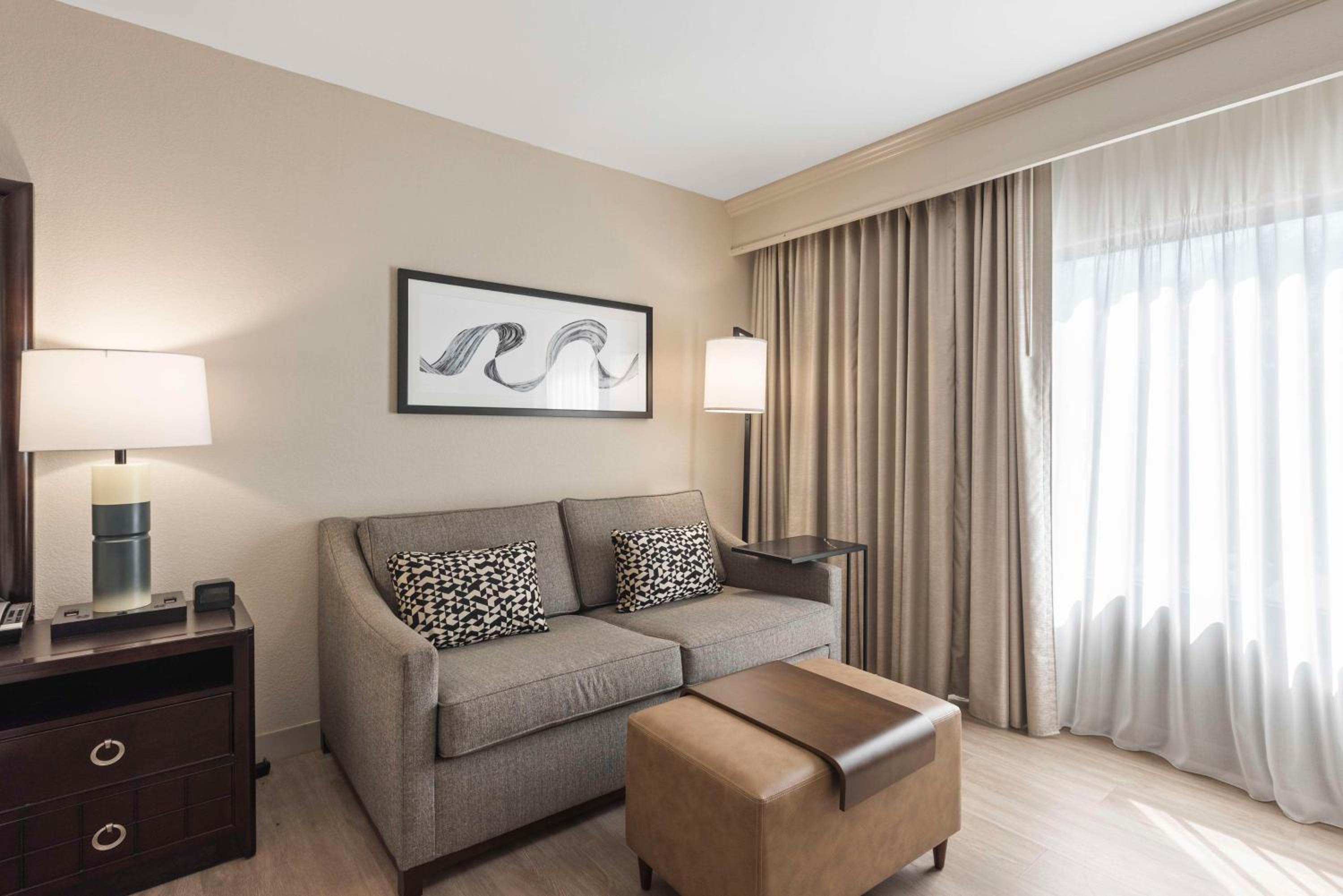 King Room with Sofa Bed - Non-Smoking - Photo 1