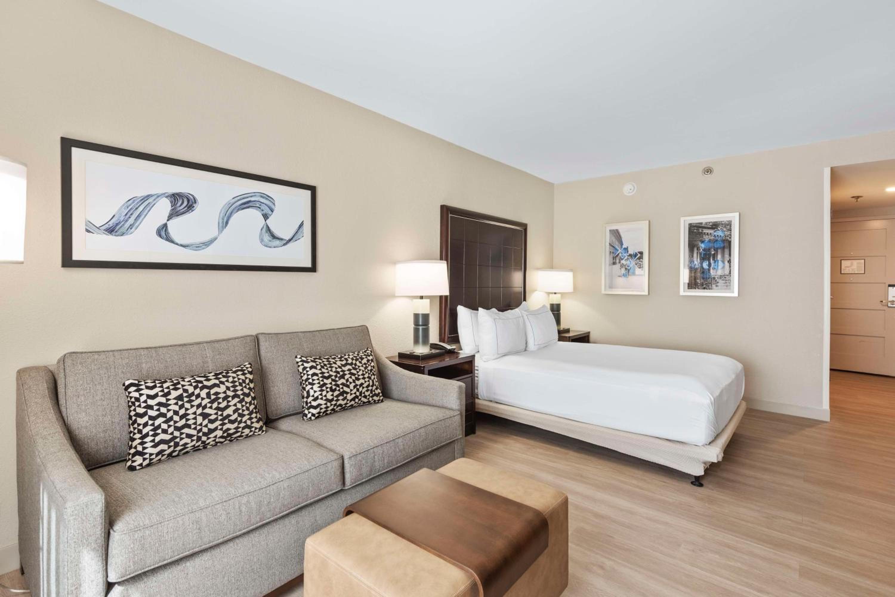 Room with Full Bed and Roll-In Shower - Mobility Accessible - Non-Smoking - Photo 1