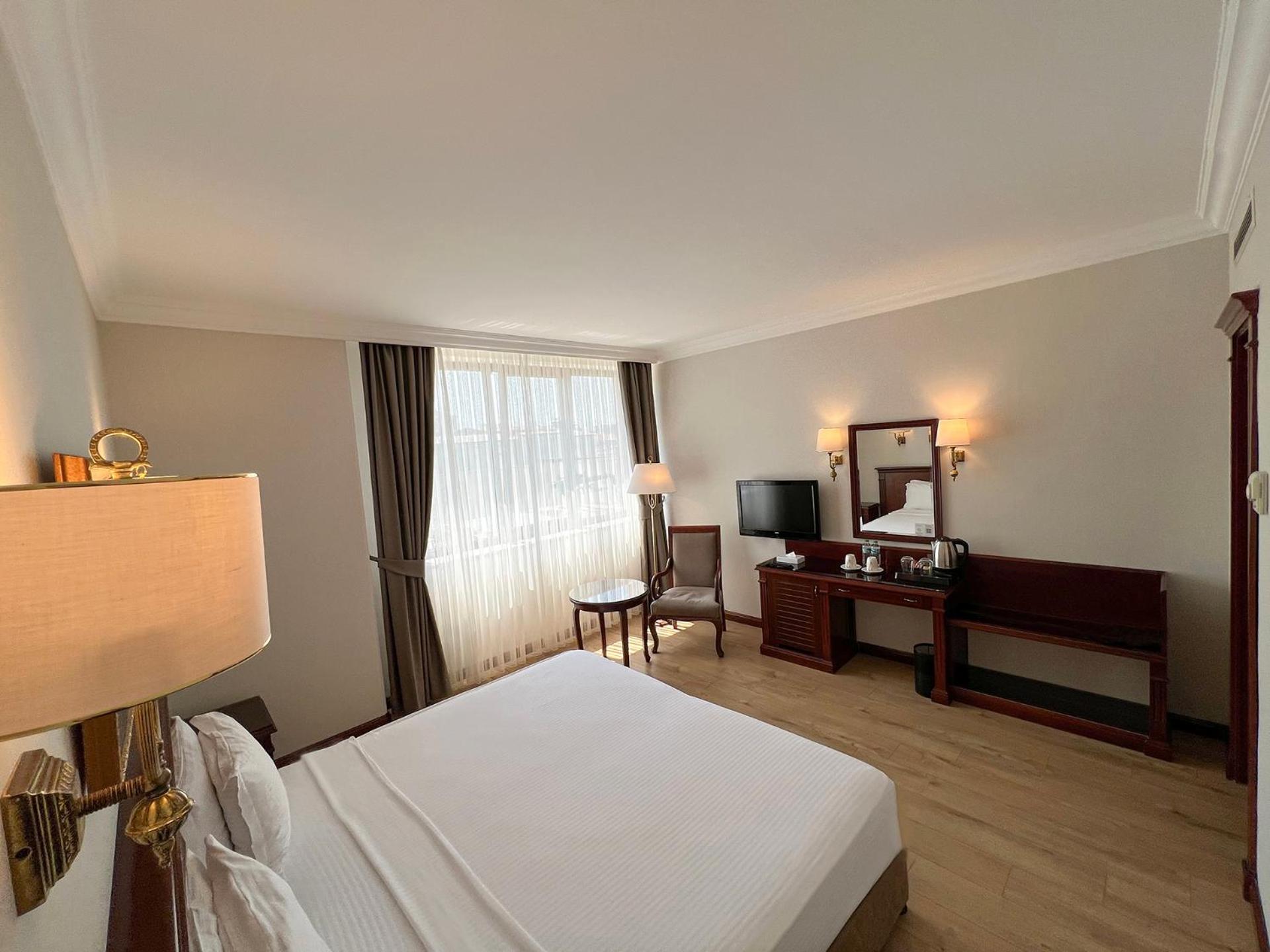Deluxe Double or Twin Room photo 1