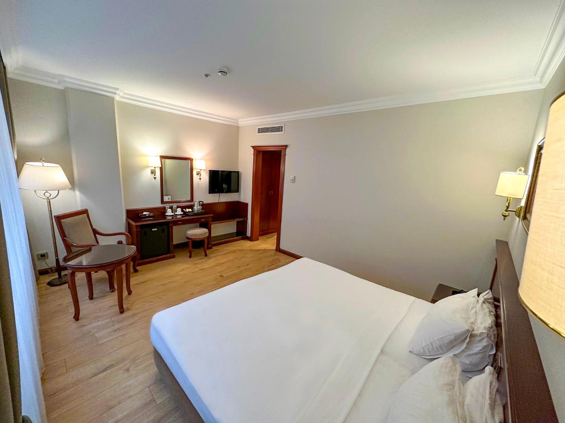 Deluxe Double or Twin Room photo 2