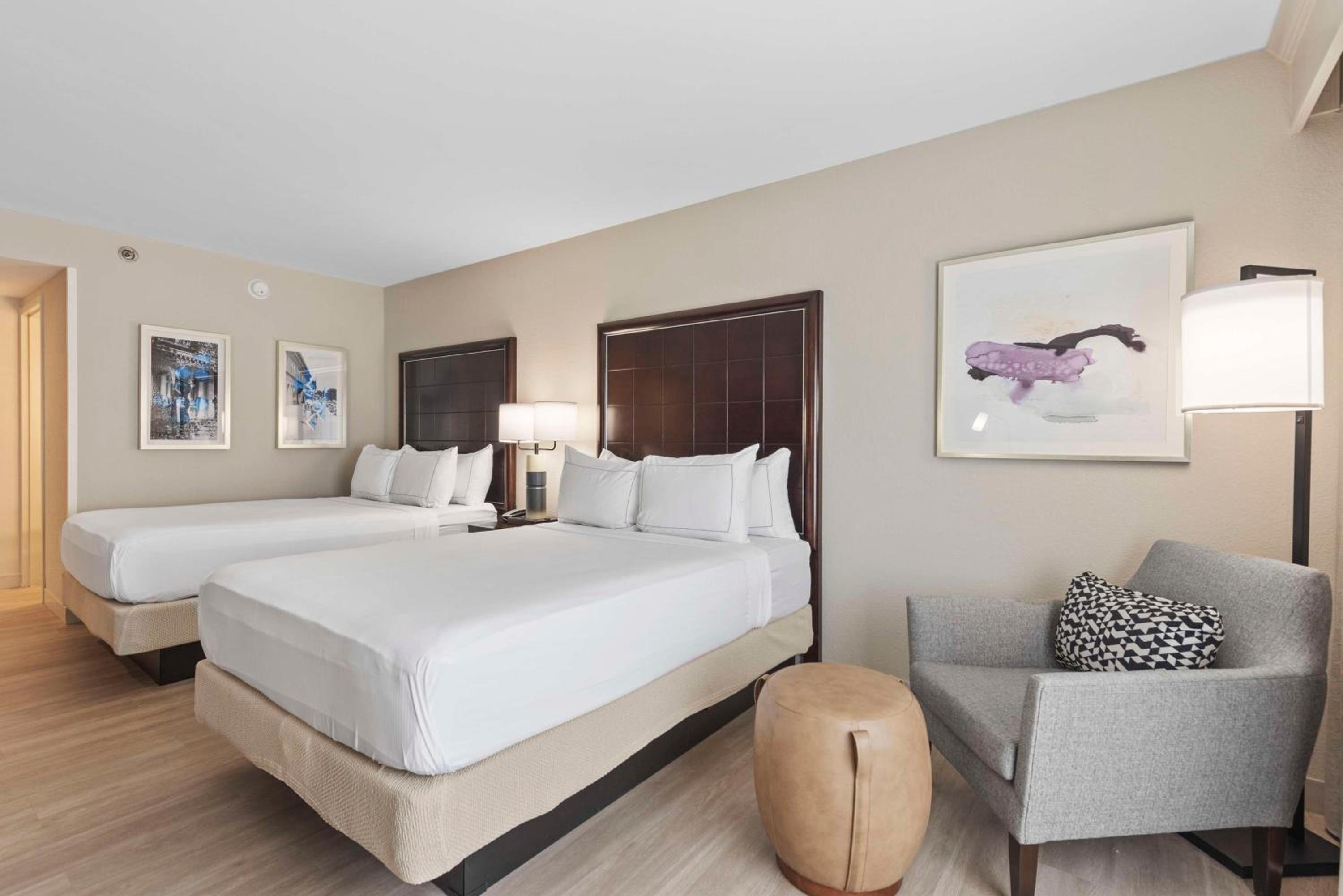 Room with Two Double Beds - Non-Smoking - Photo 3