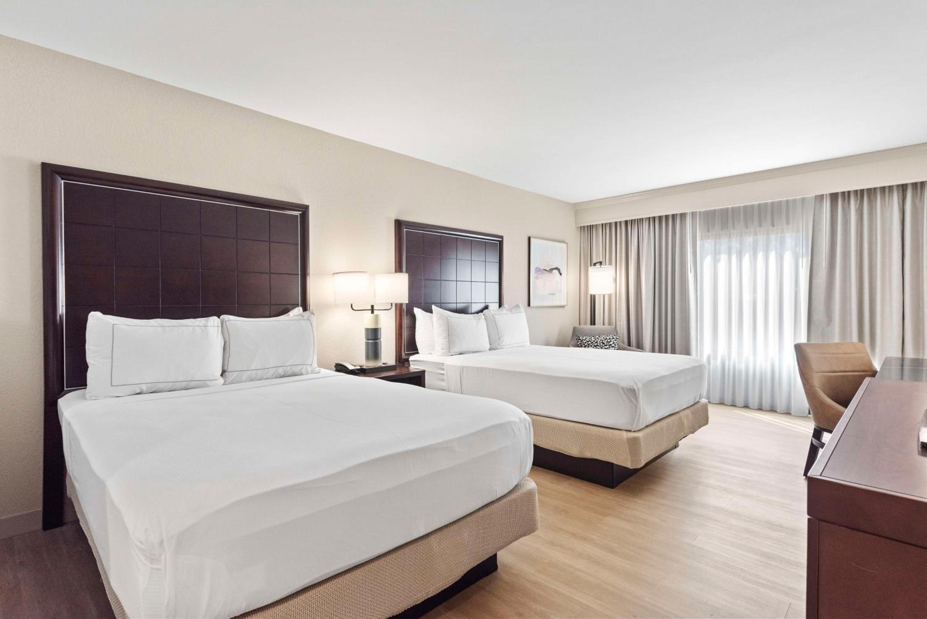 Room with Two Double Beds - Non-Smoking - Photo 4