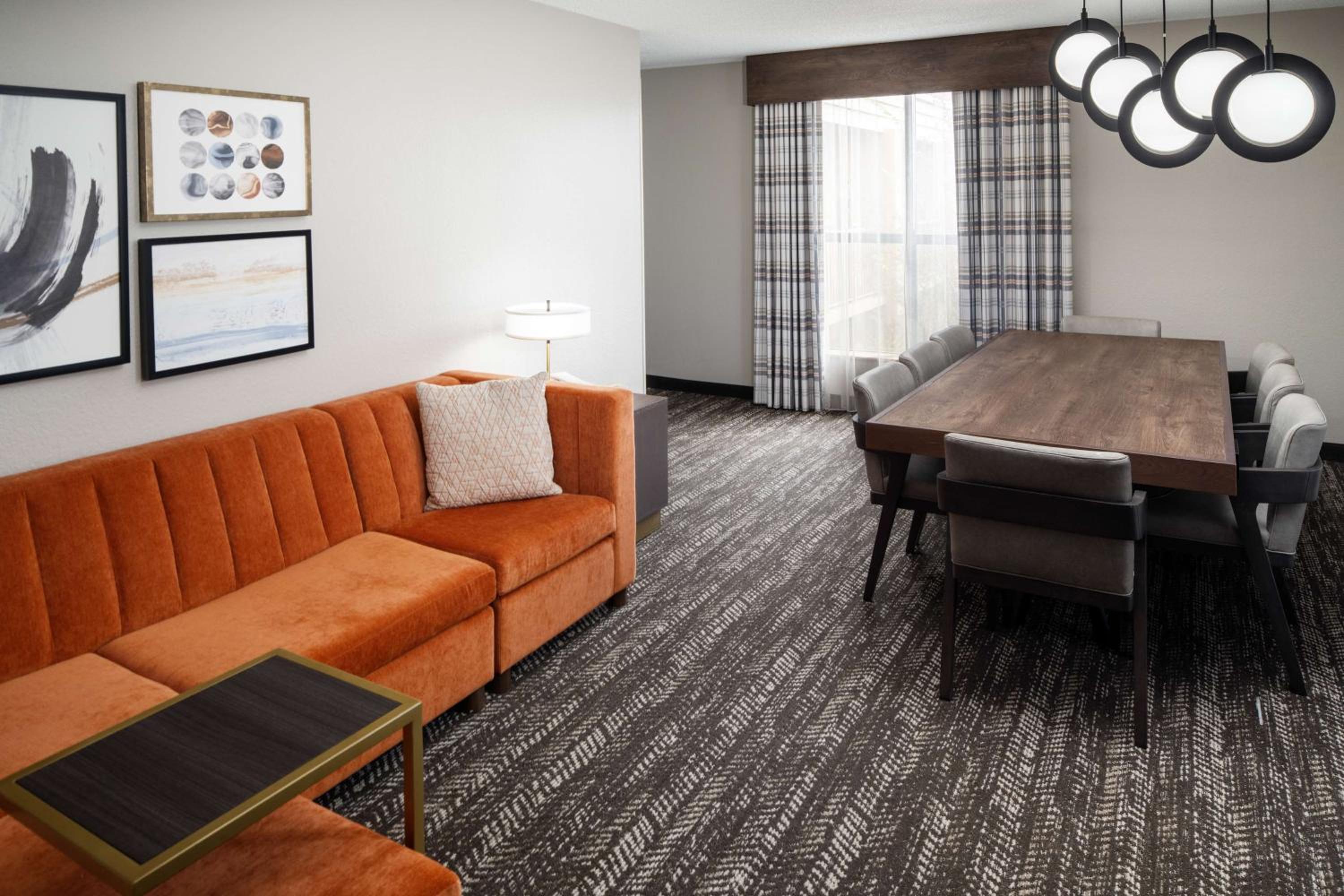 One-Bedroom King Suite - Hearing Accessible/Non-Smoking