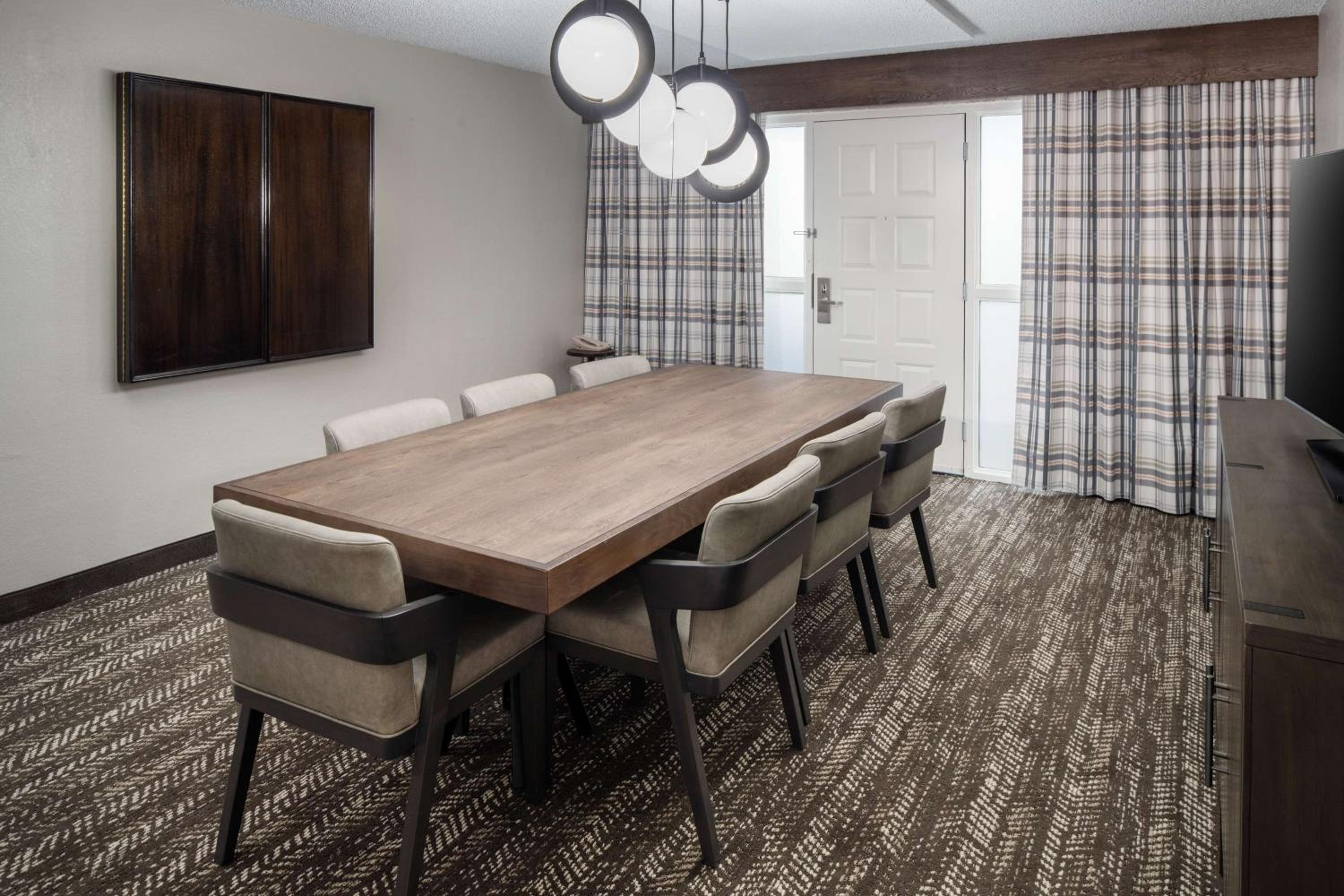 One-Bedroom Double Suite with Two Double Beds-Corner Suite-Non-Smoking