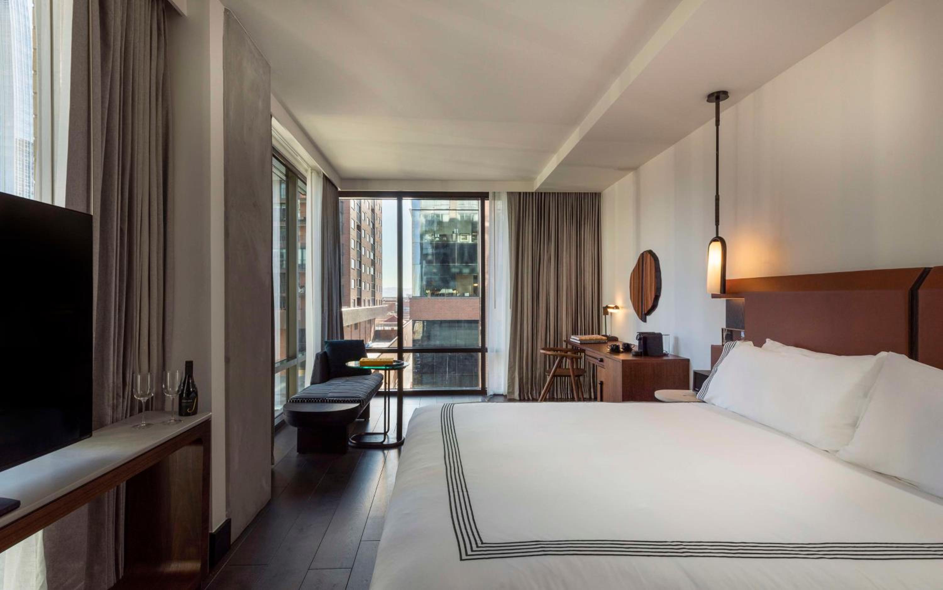 Corner King Room - Photo 1