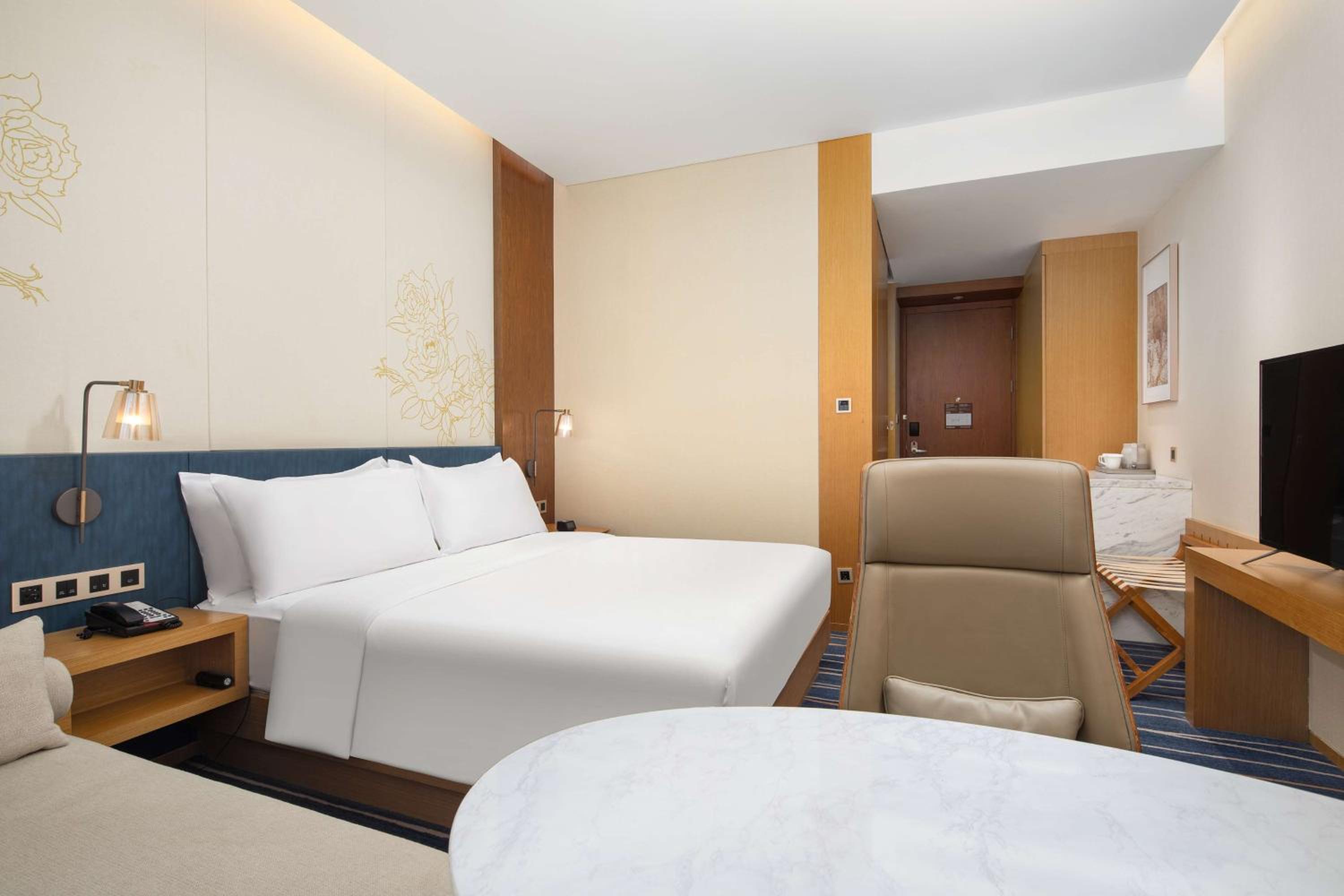 King Guest Room - Photo 1