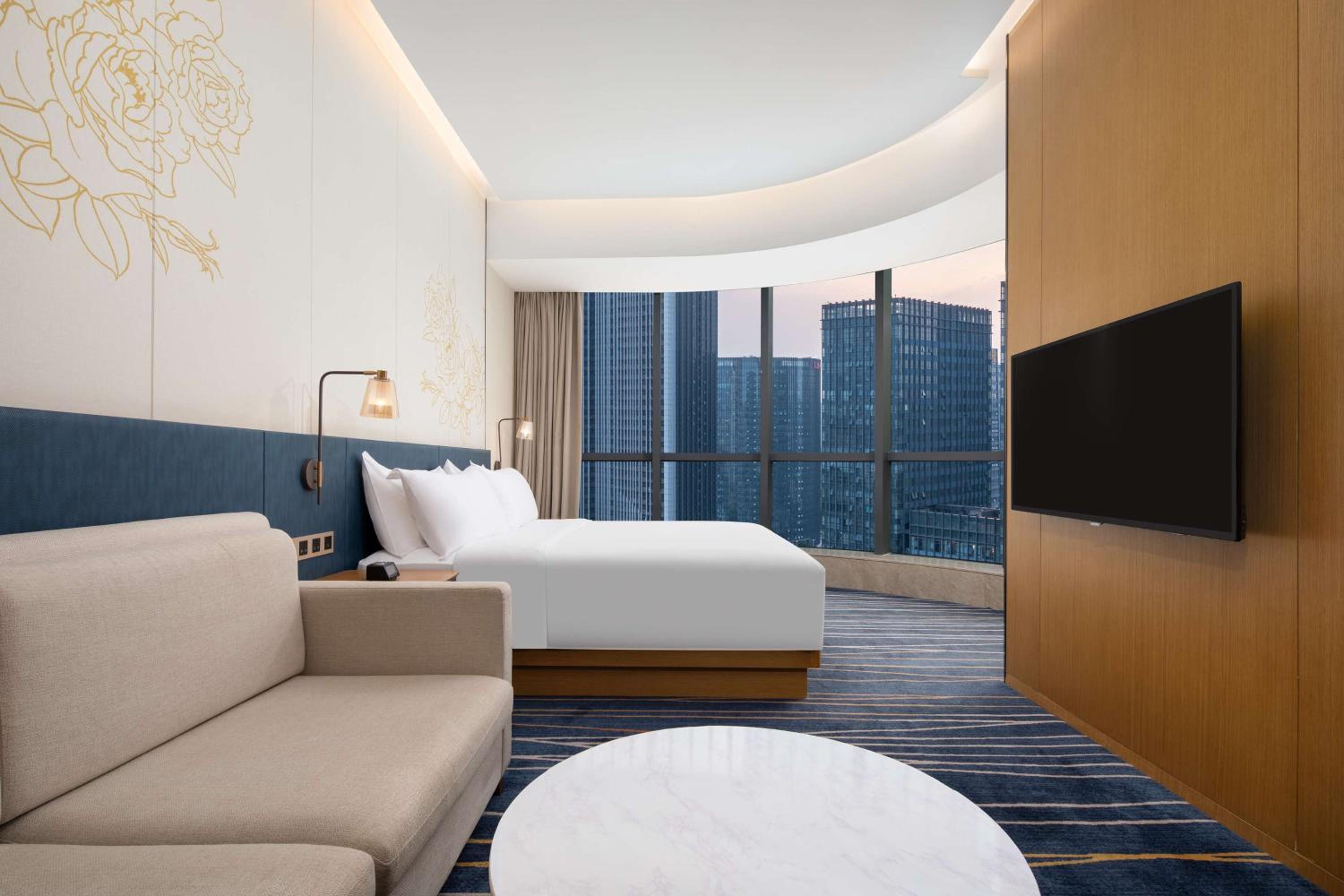 Premium King Room - Photo 3