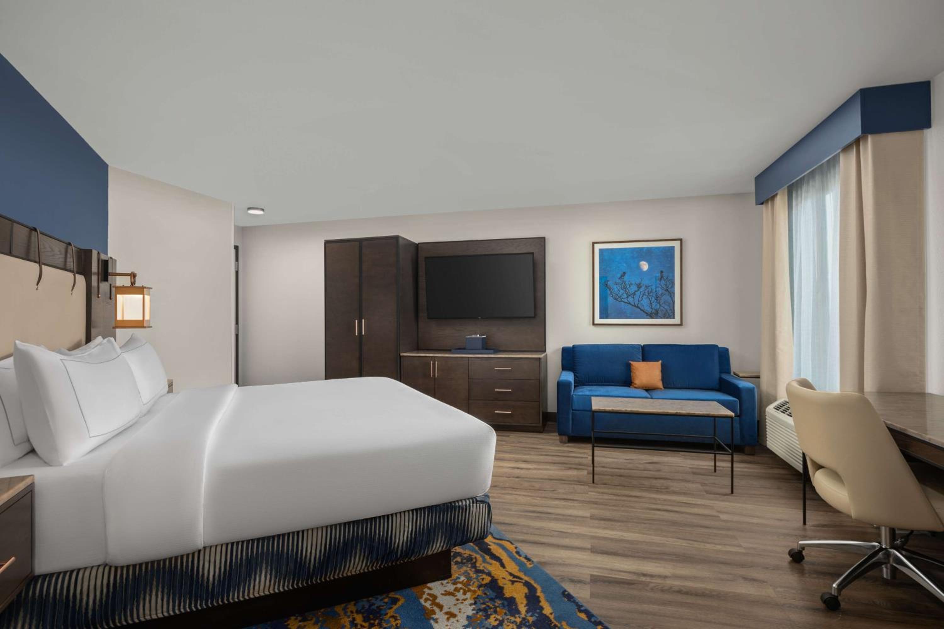 King Room with Sofa Bed - Non-Smoking - Photo 1