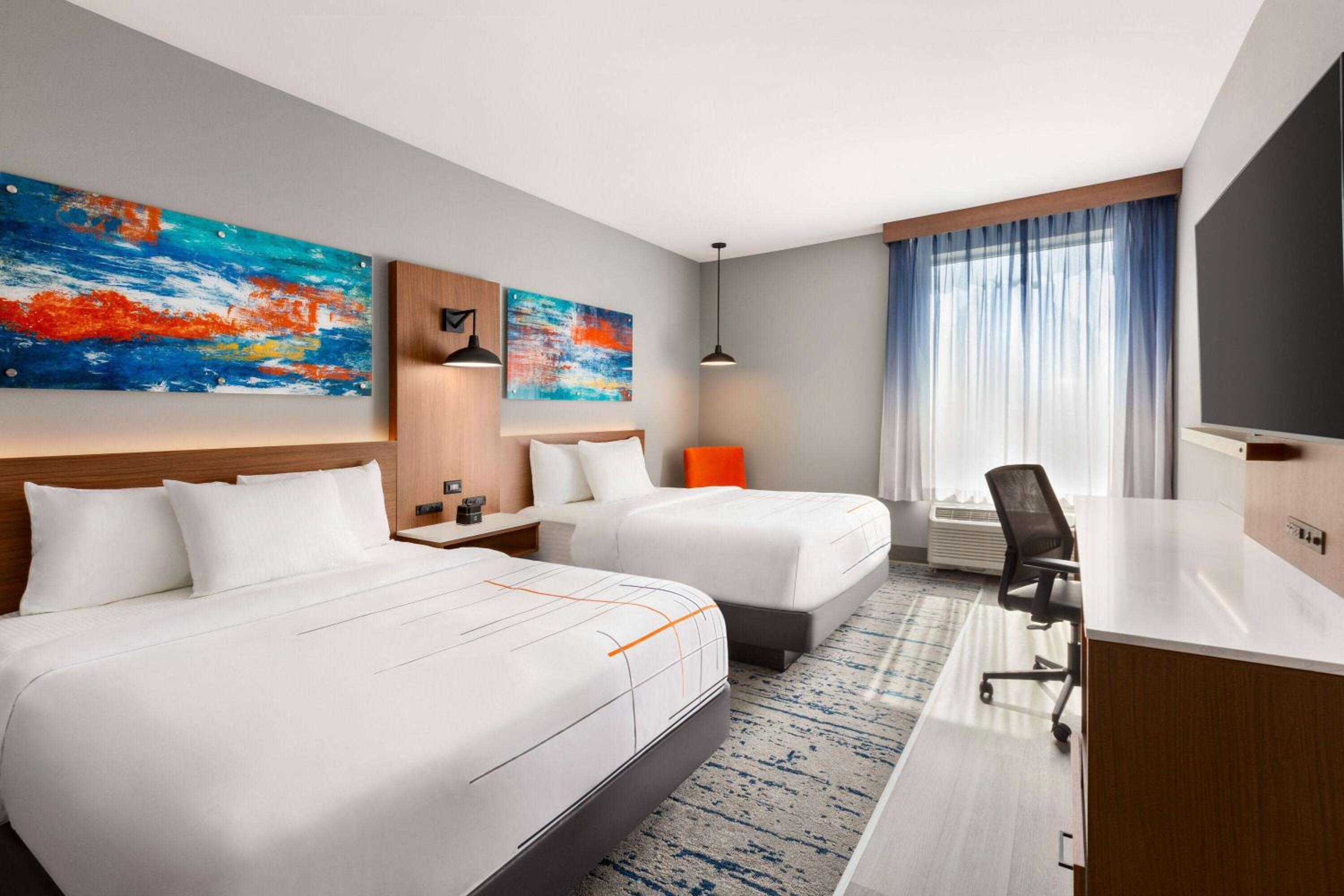 Queen Room with Two Queen Beds - Non-Smoking - Photo 1