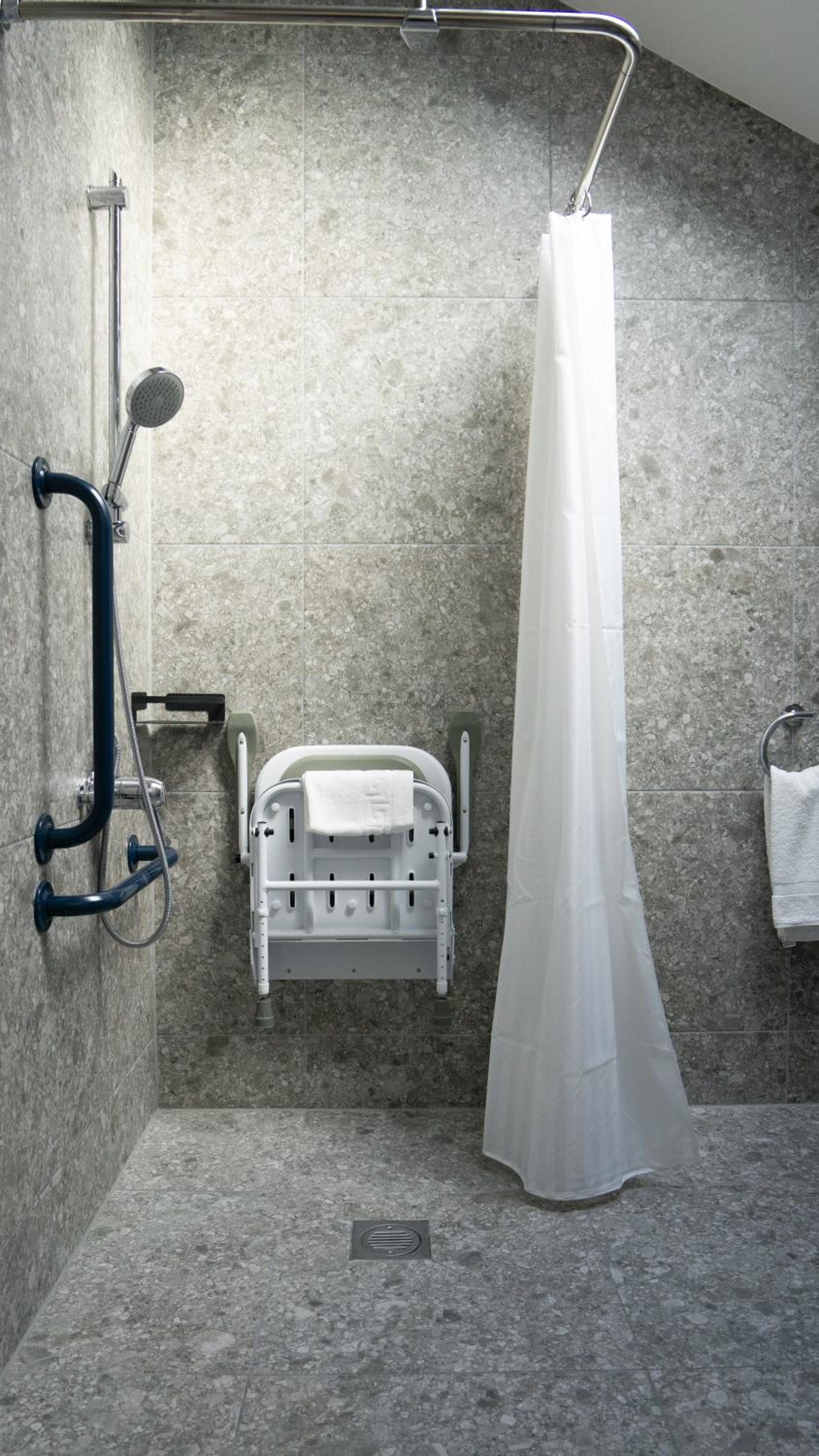 Accessible Room Double or Twin photo 2