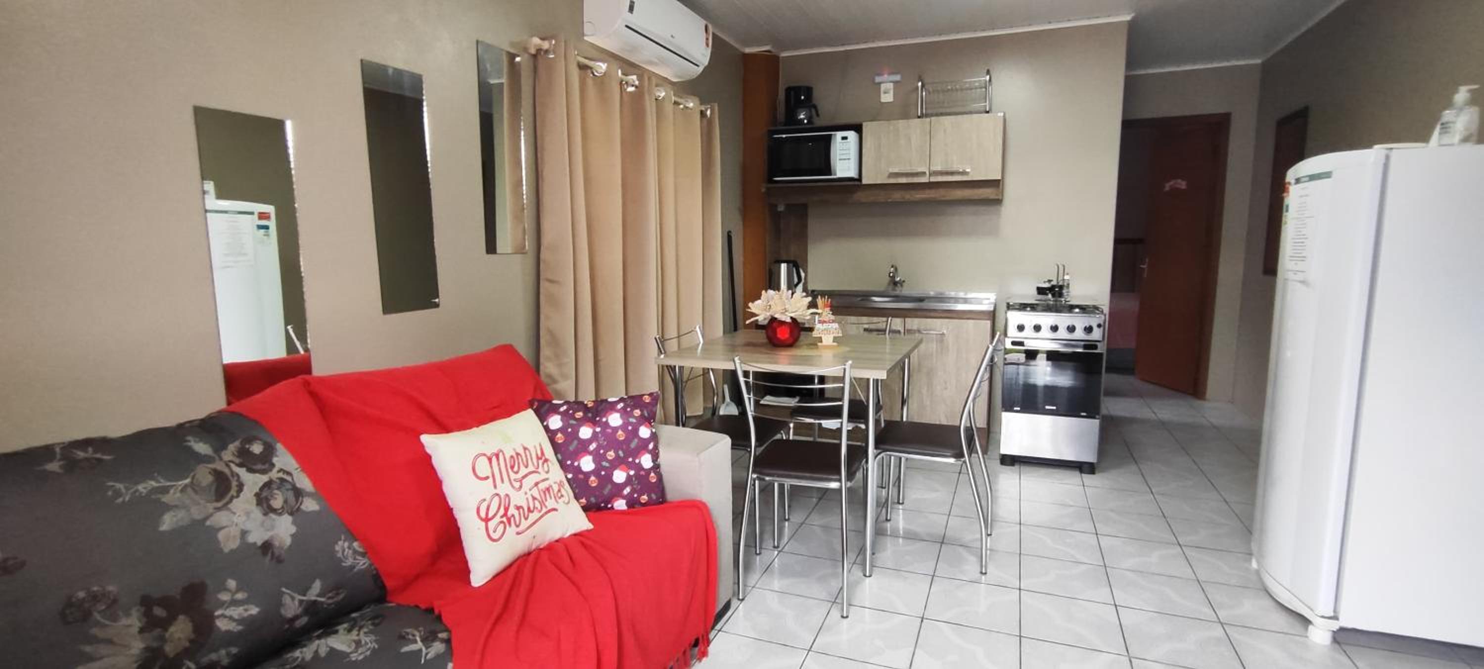 One-Bedroom Apartment - Photo 12