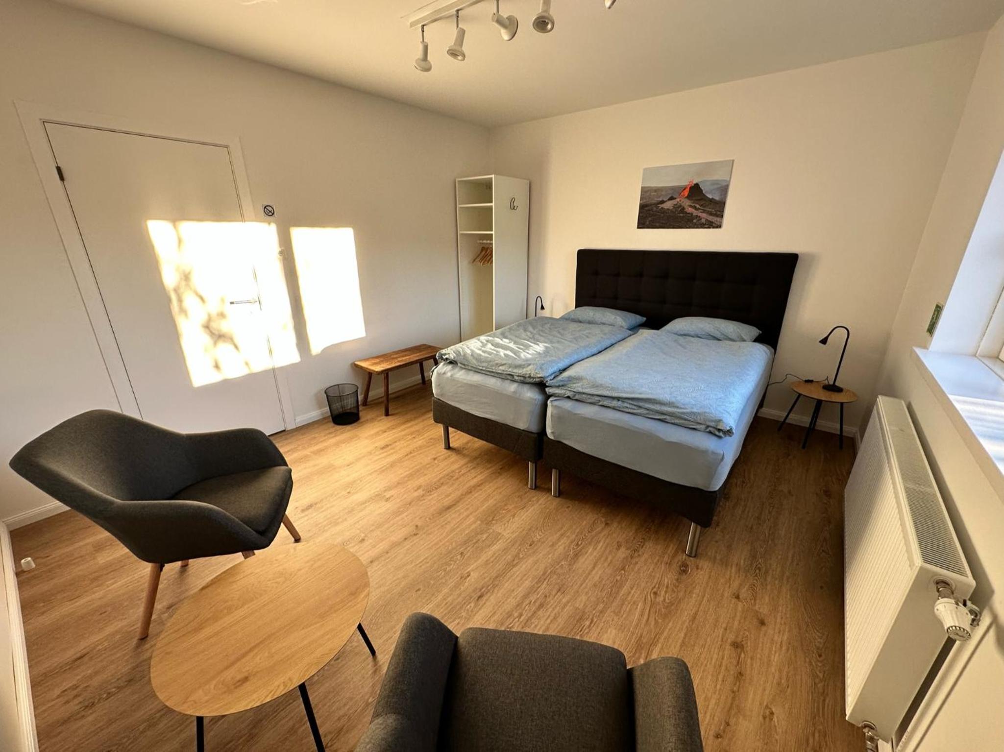 Double Room with Shared Bathroom photo 3