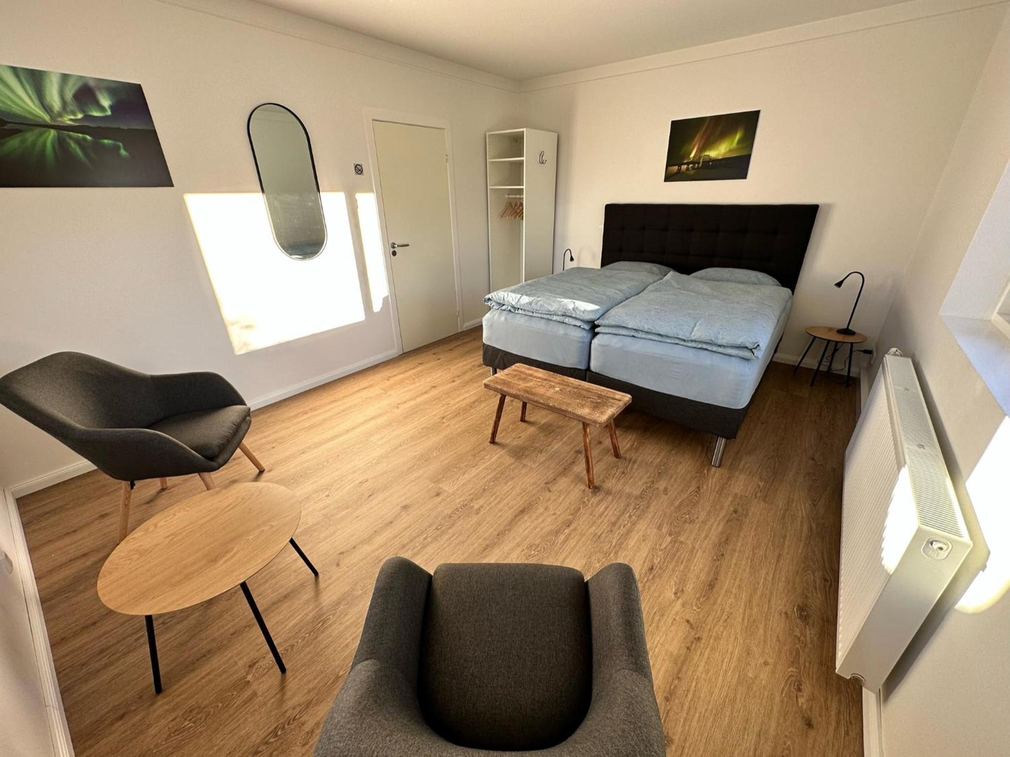 Double Room with Shared Bathroom photo 3