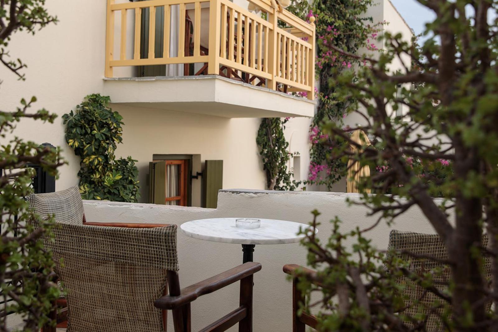 Studio with Balcony - Photo 10