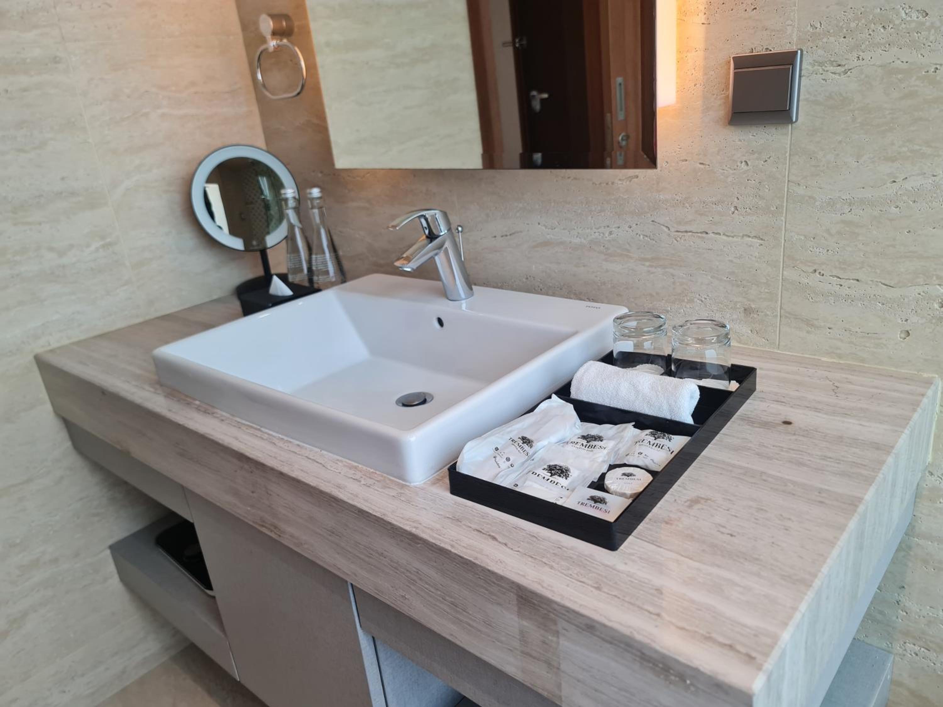 Sunrise Suite - Photo 6