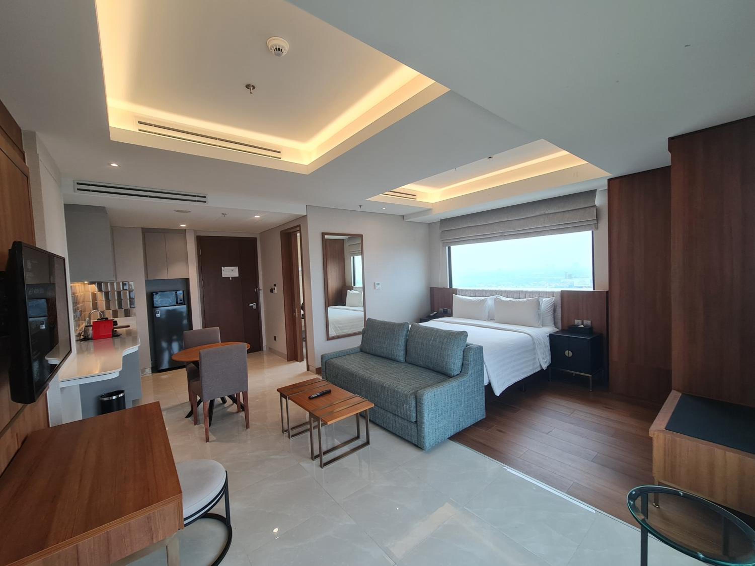 Sunrise Suite - Photo 1