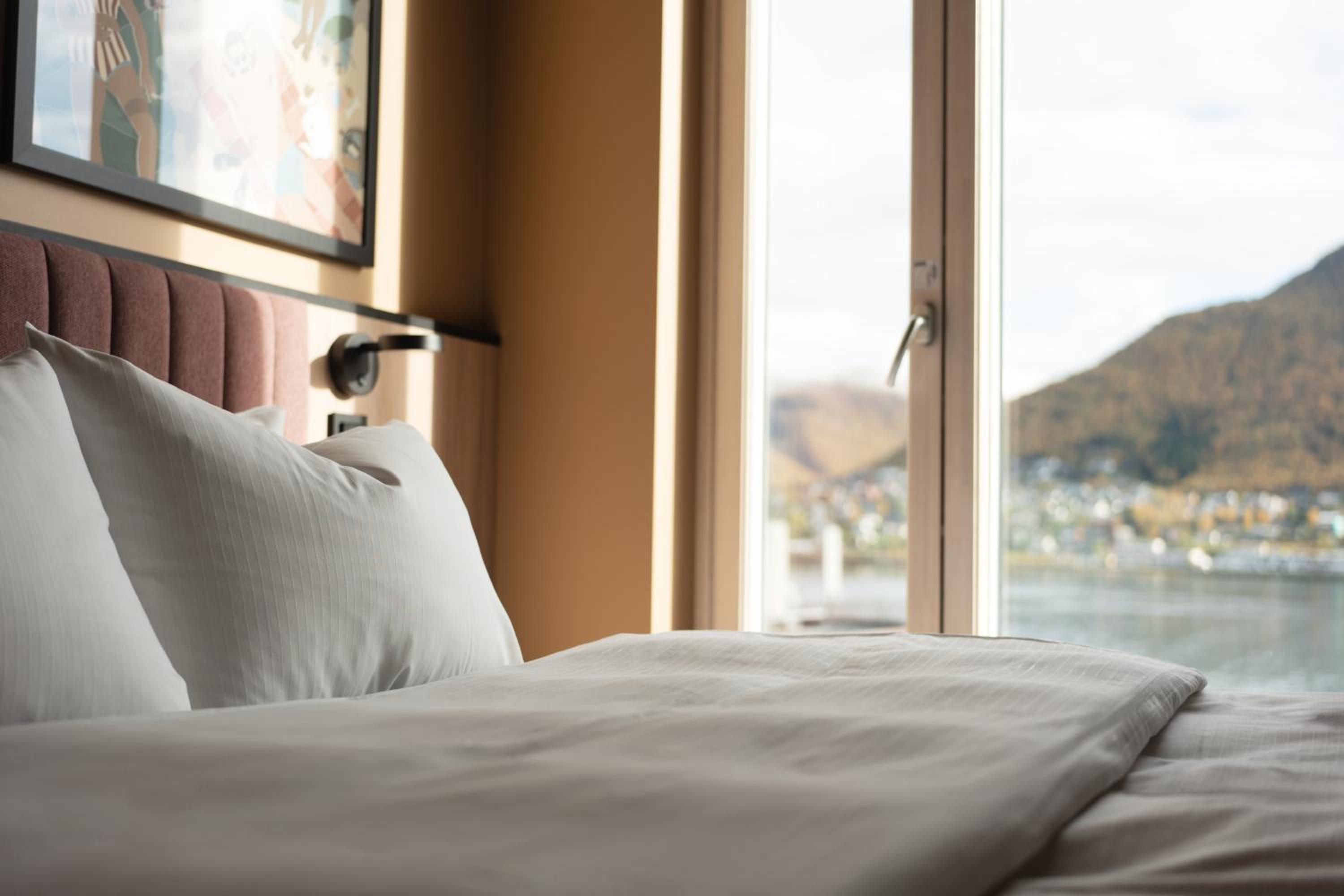 Apartment with Two-Bedrooms and Sea View - Photo 13