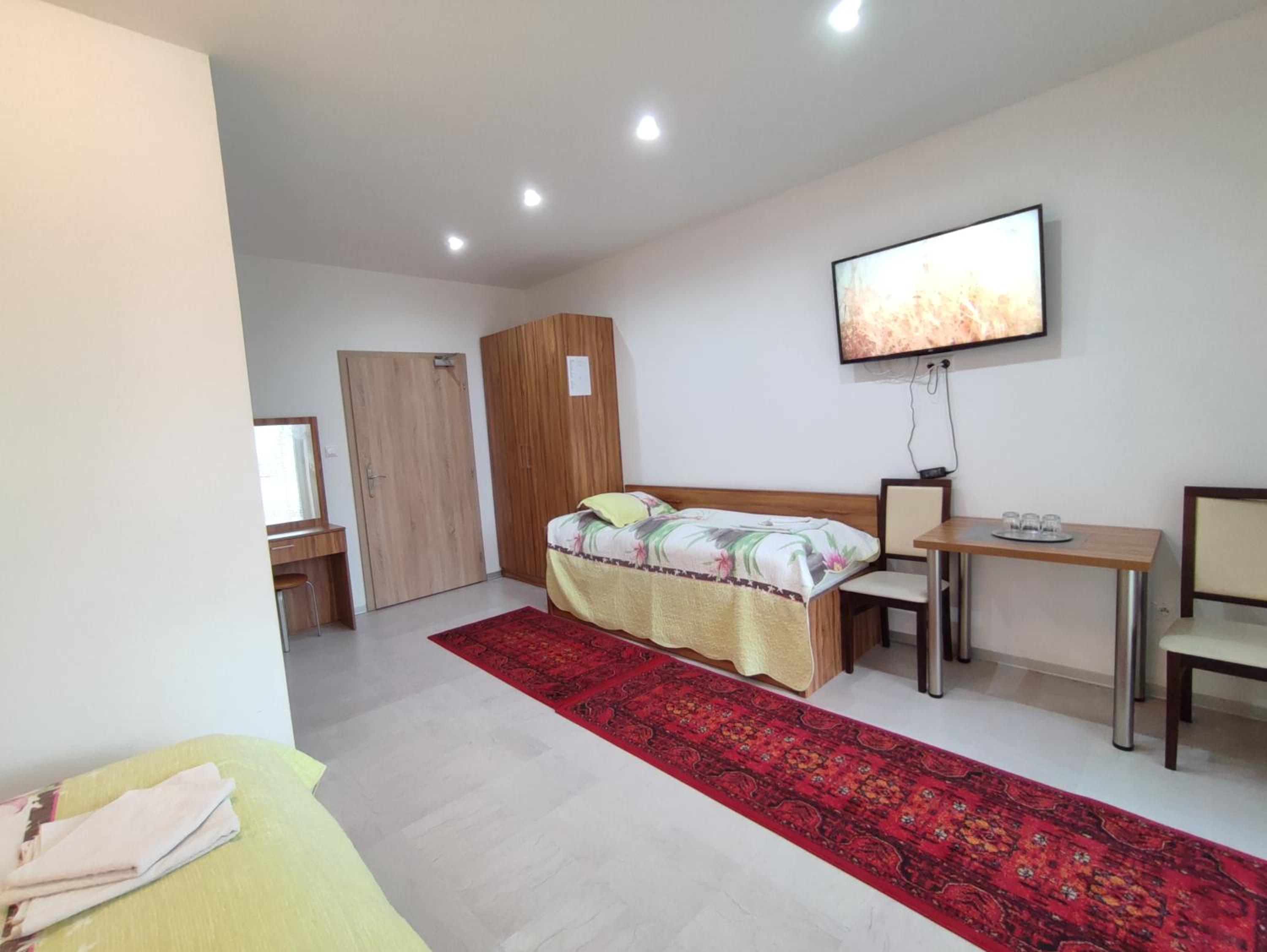 Double Room with Balcony (3 Adults) - Photo 5