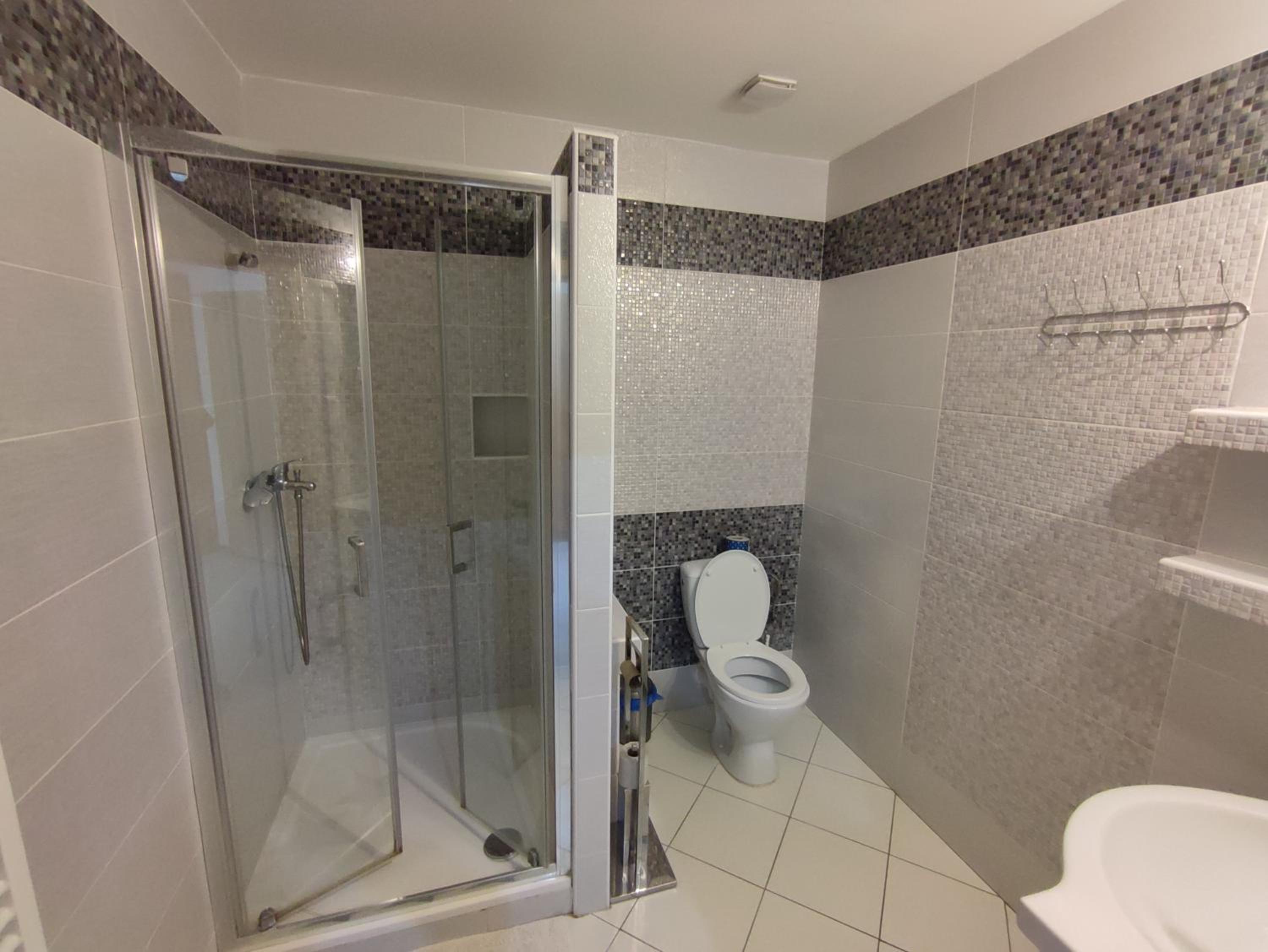 Double Room with Balcony (3 Adults) - Photo 6