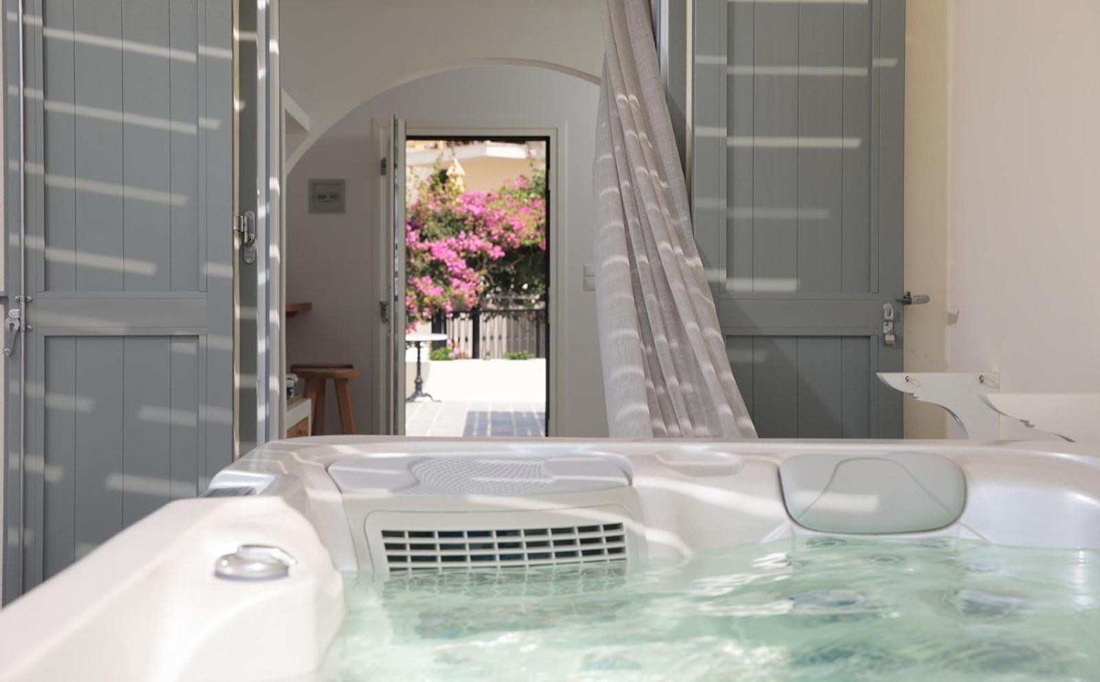Junior Suite with Sea View & Hot Tub - Photo 21