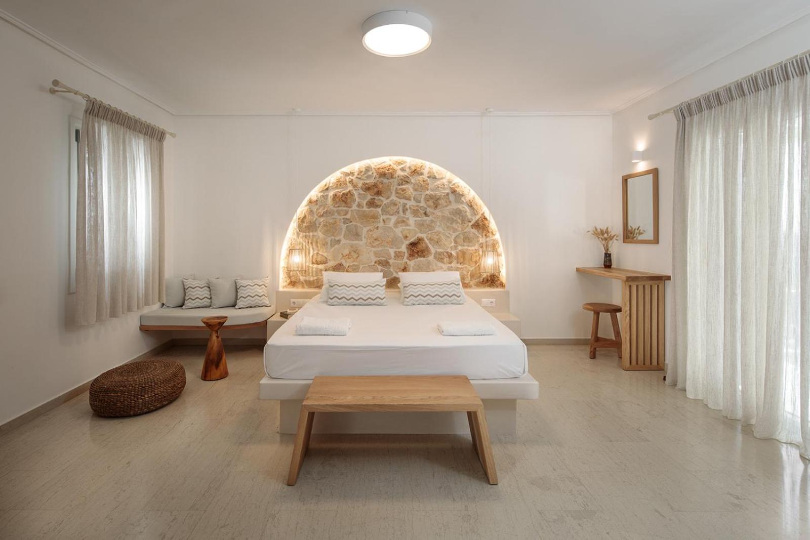 Junior Suite with Sea View & Hot Tub - Photo 2