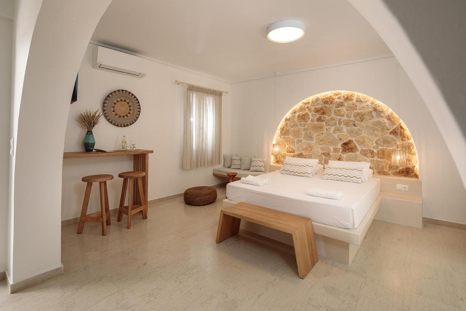 Junior Suite with Sea View & Hot Tub - Photo 3