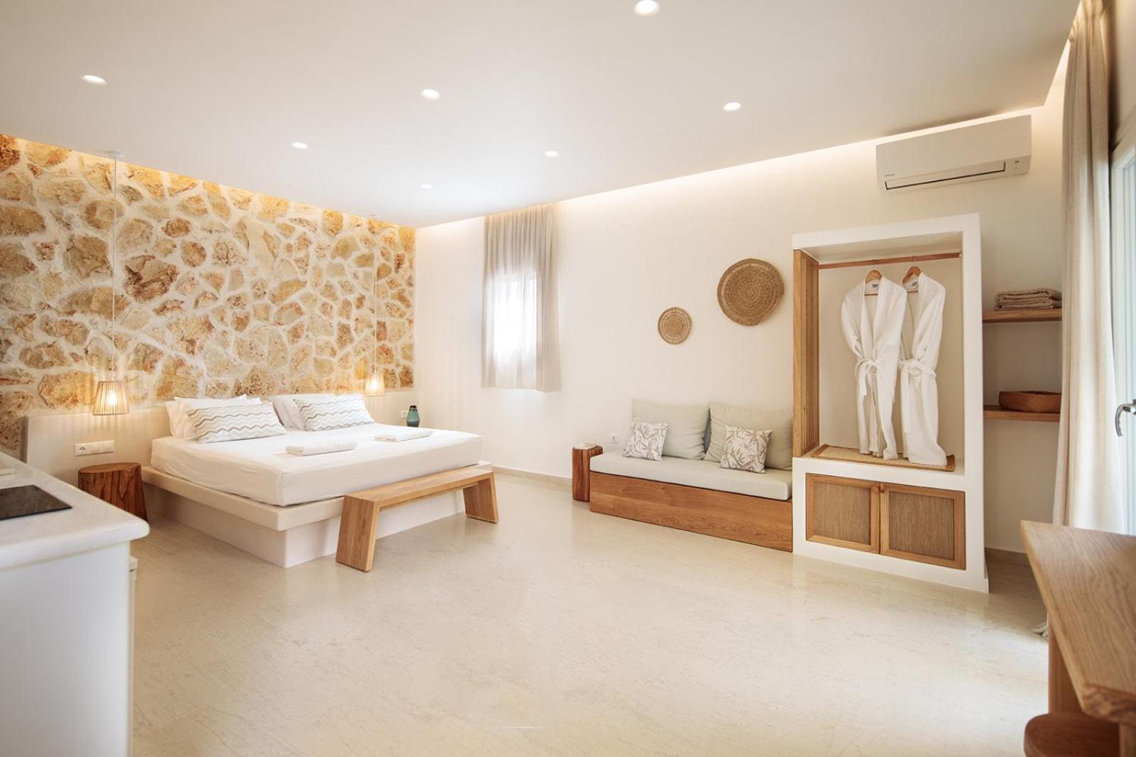 Junior Suite with Sea View - Photo 1