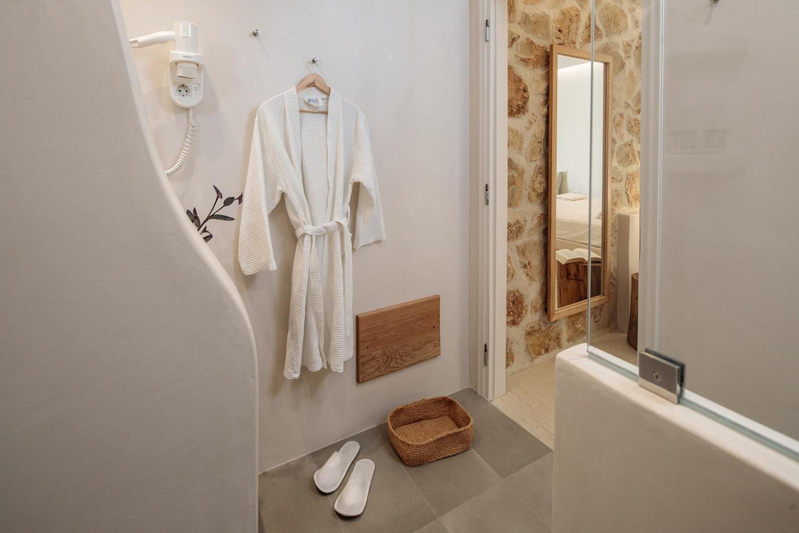 Junior Suite with Sea View - Photo 19
