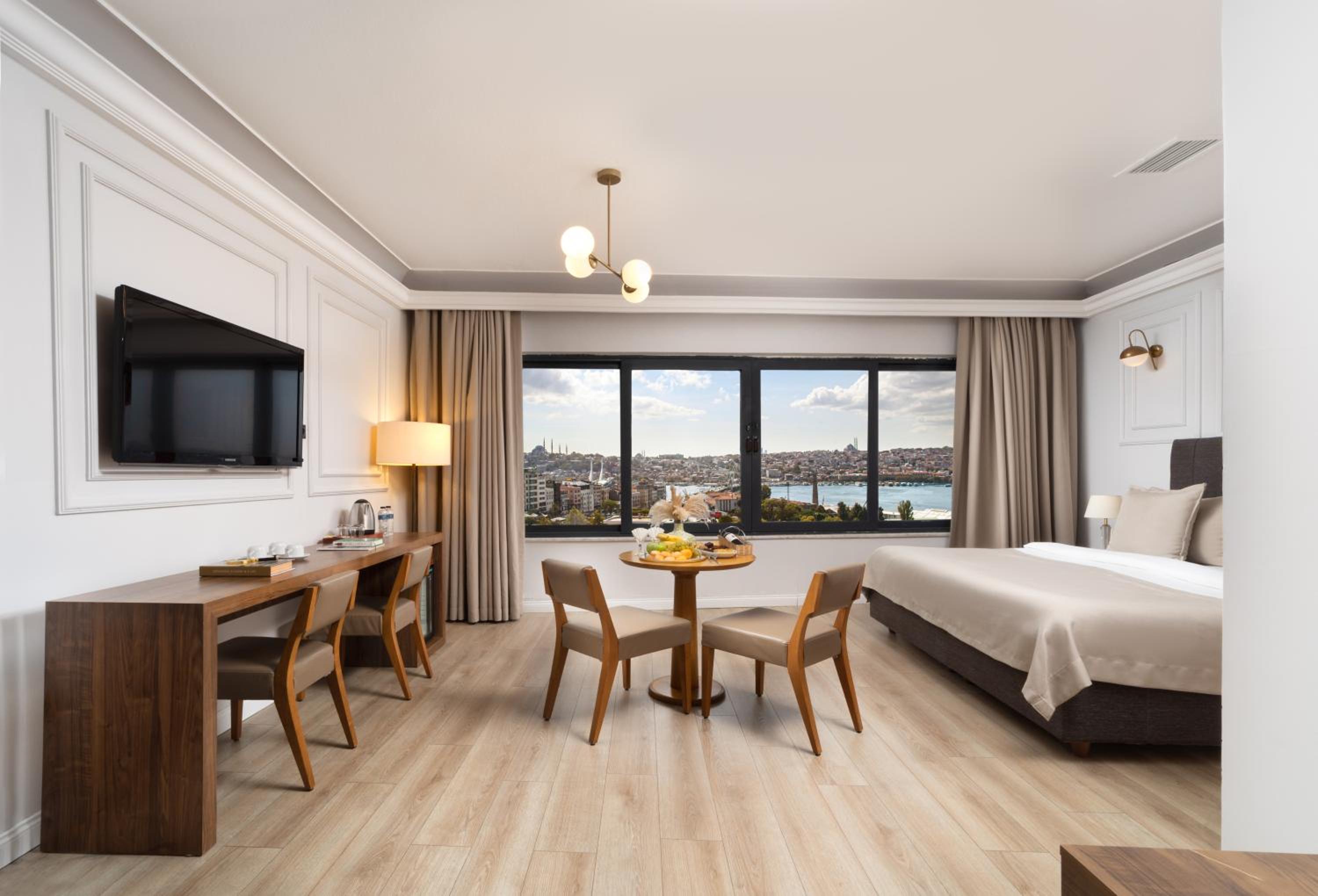 Superior Suite with Sea View photo 3
