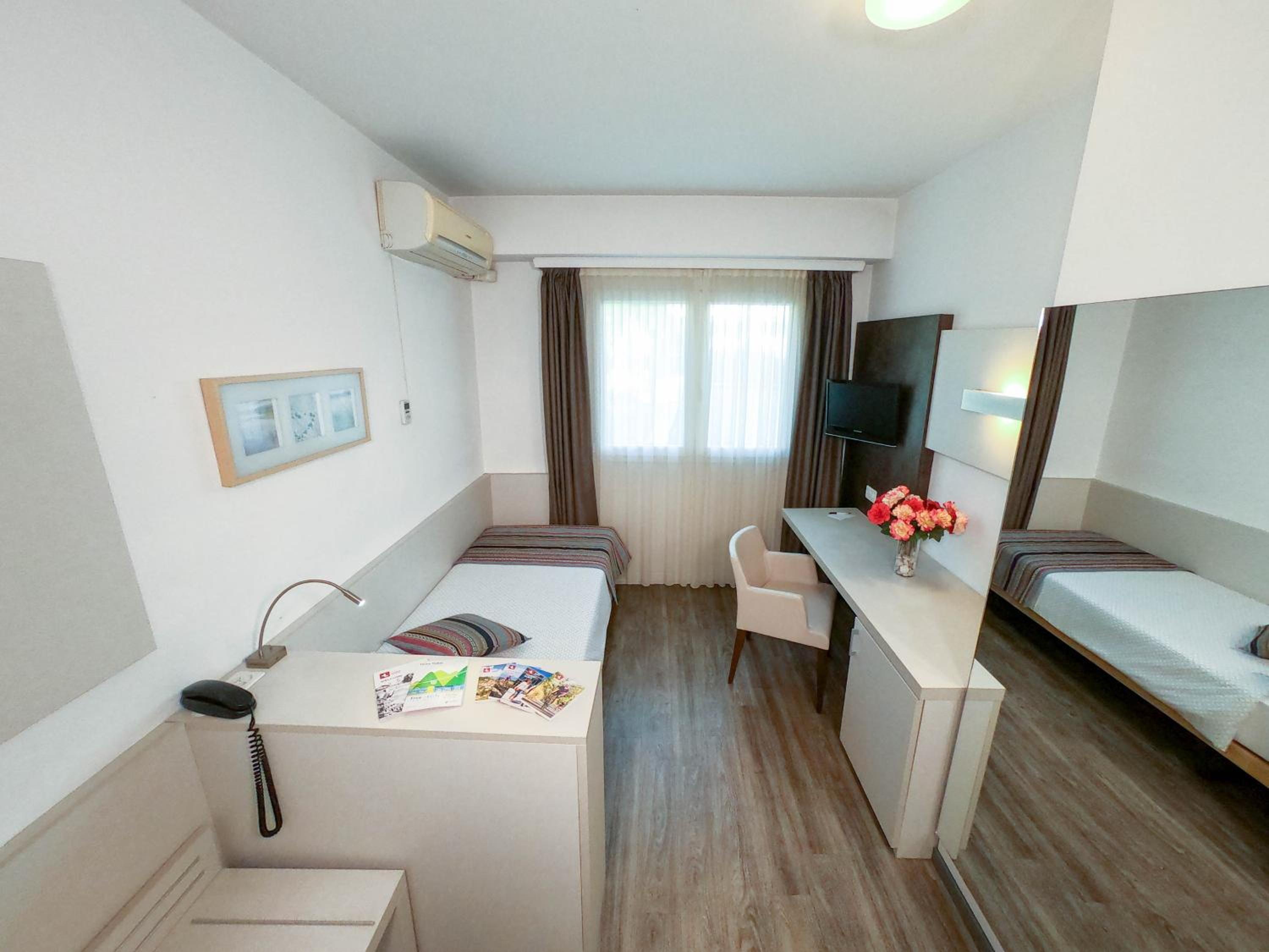 Single Room photo 2