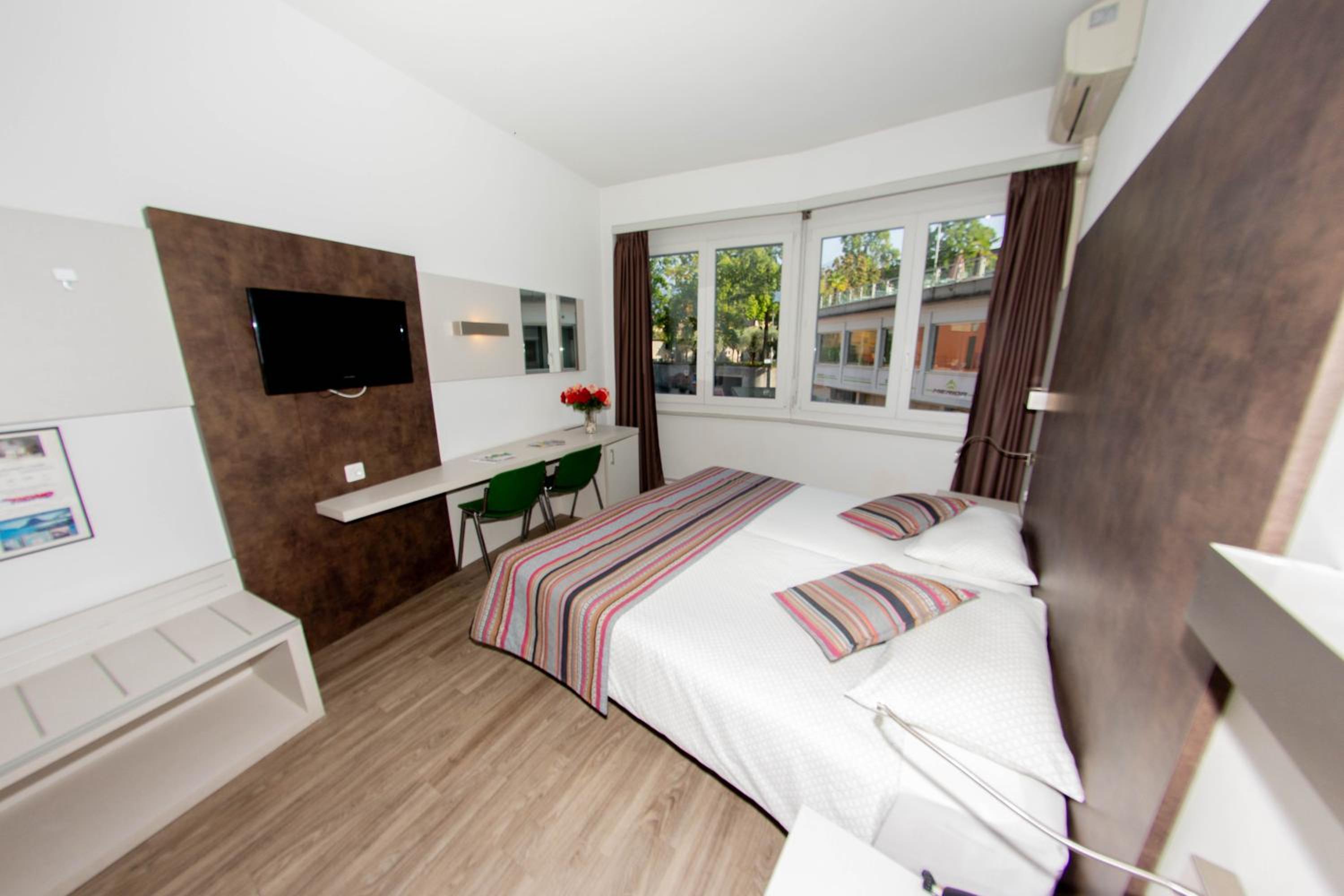 Double Room - Photo 2