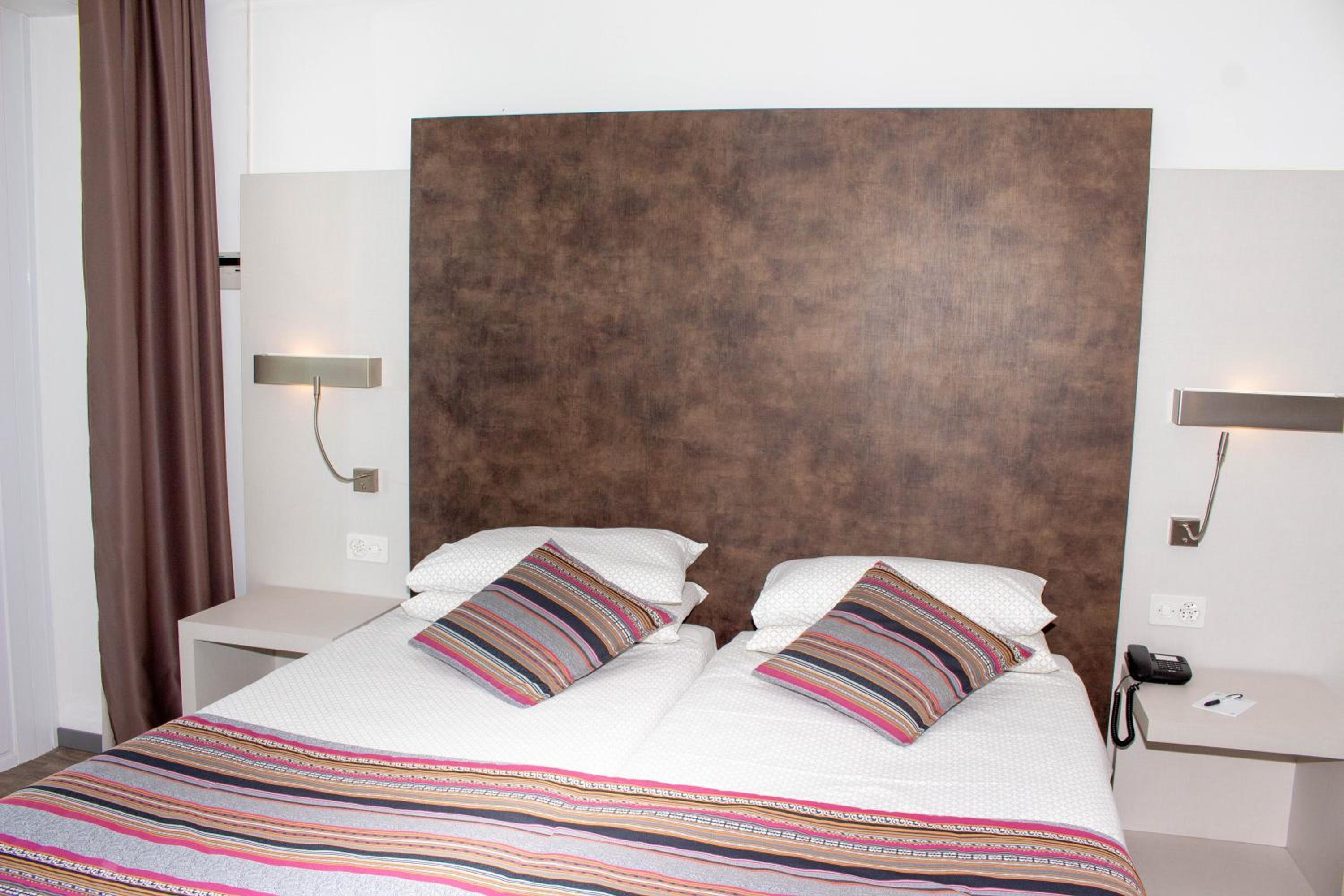 Superior Double Room with Balcony - Photo 3
