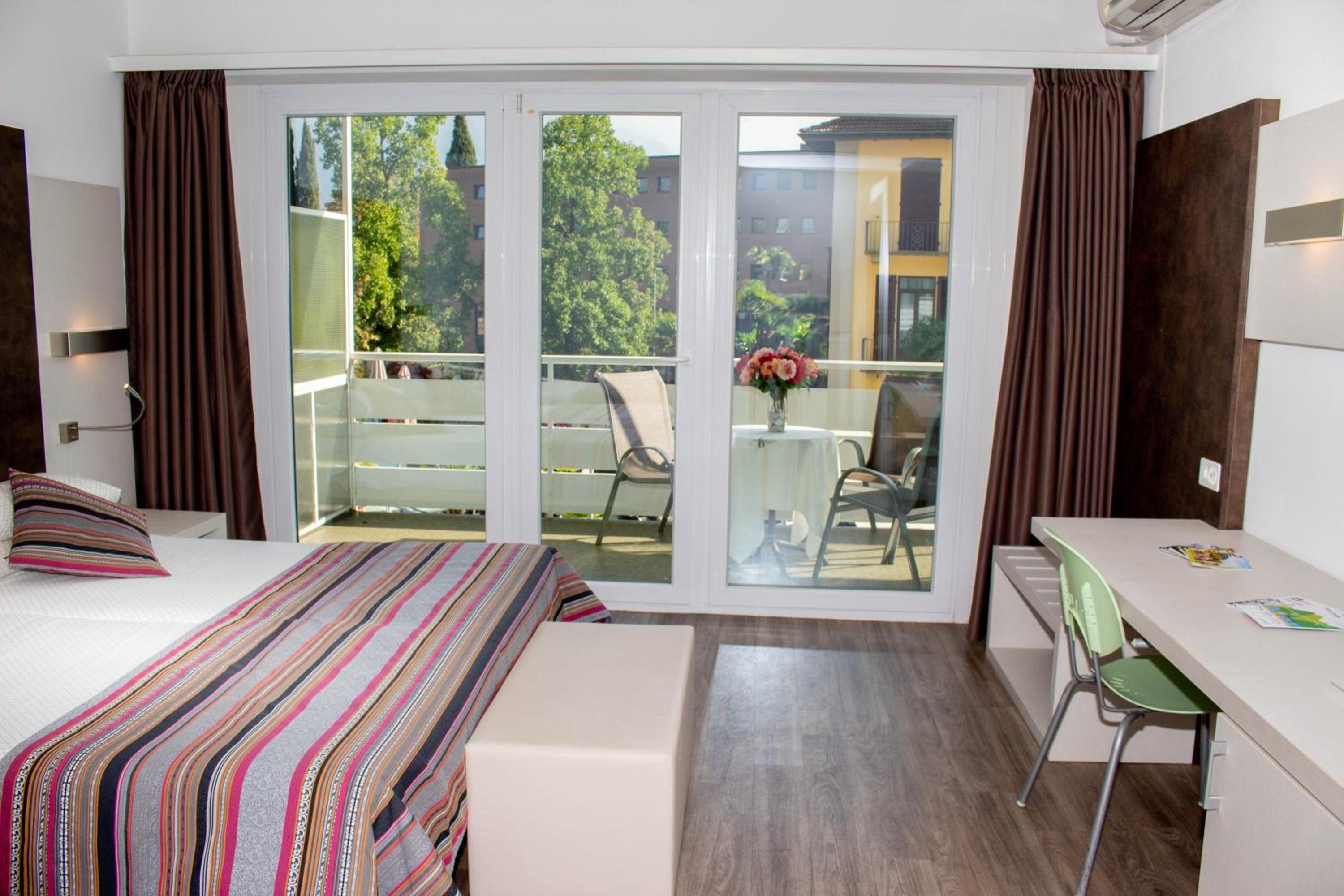 Triple Room with Balcony - Photo 5