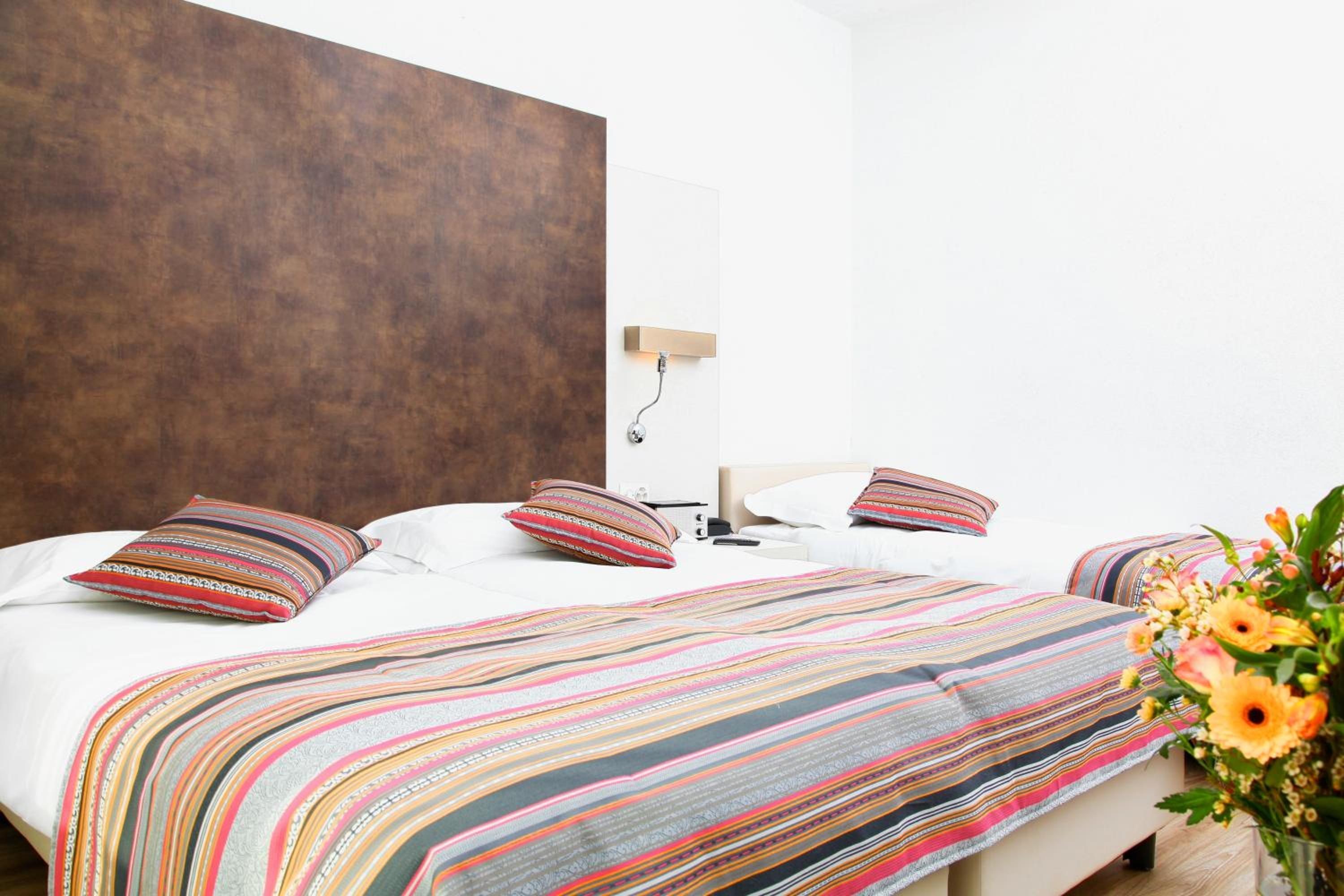 Triple Room with Balcony - Photo 3