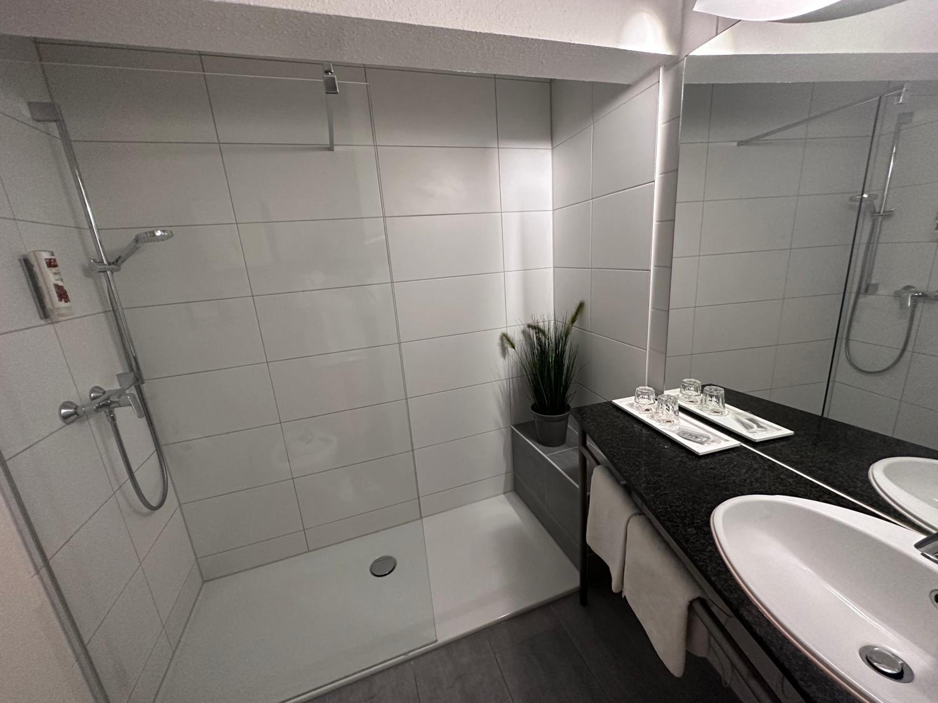 Double Room - Photo 9