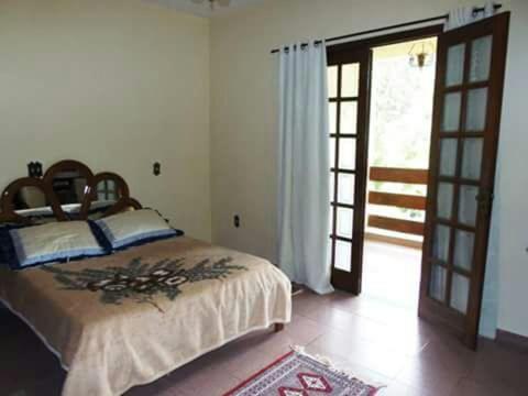 Six-Bedroom House photo 1