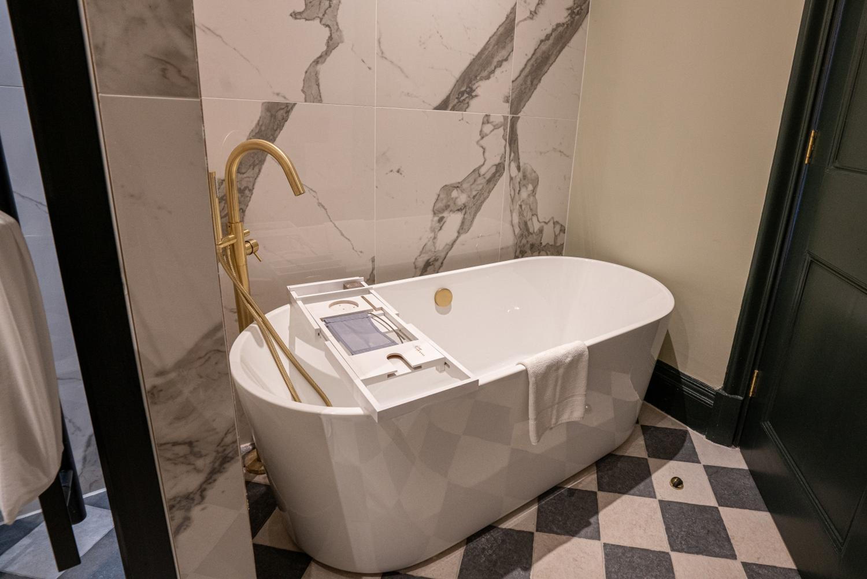 Family Suite - Photo 6