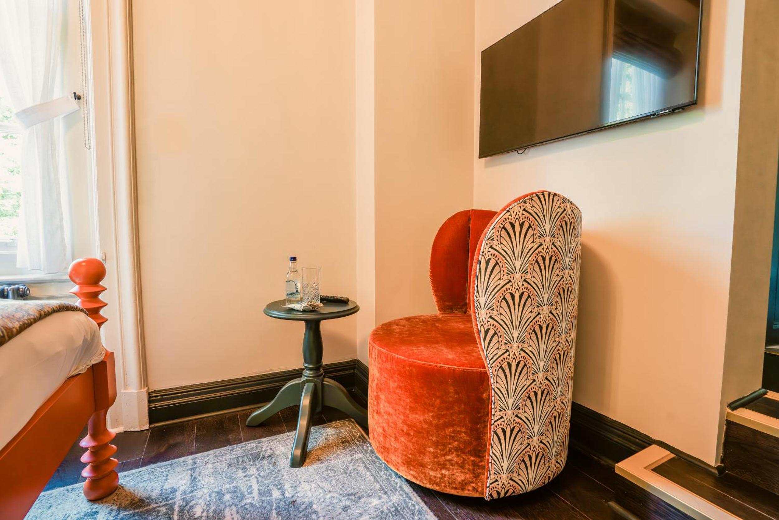 Executive Suite - Photo 4