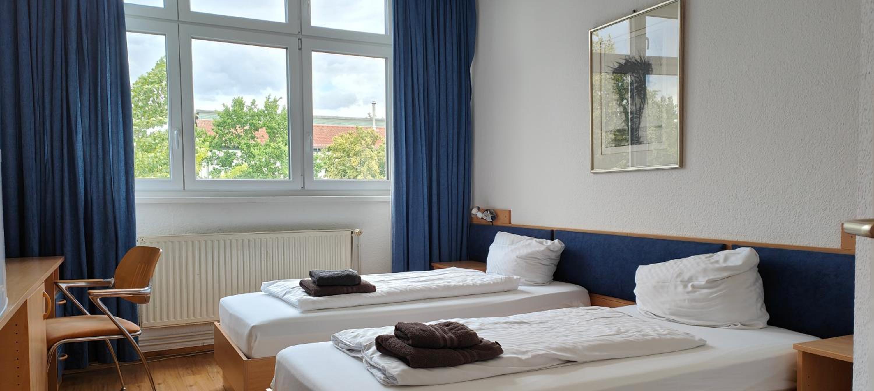 Twin Room With Private Bathroom photo 2