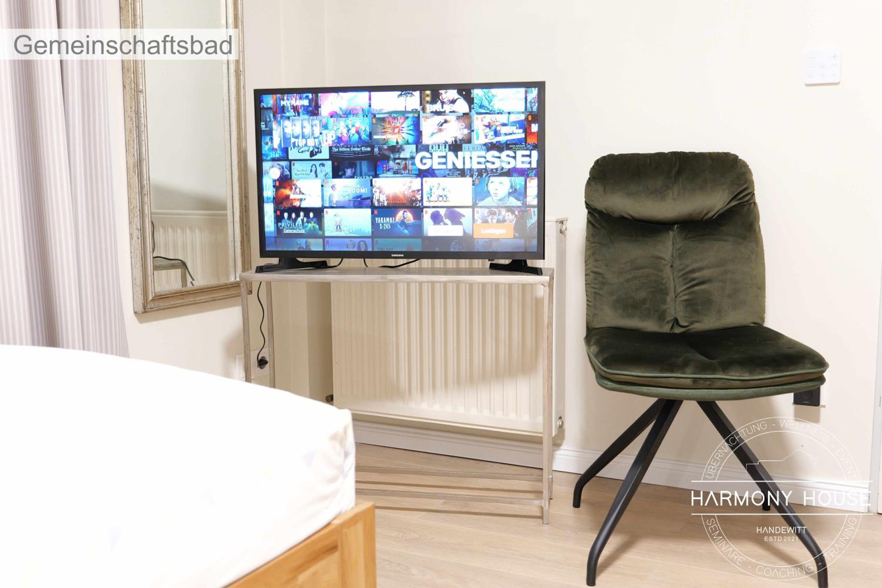 Standard Double Room - Photo 11