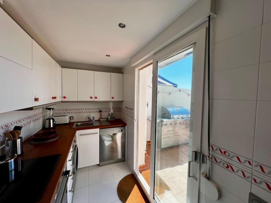 Apartment With Sea View photo 3
