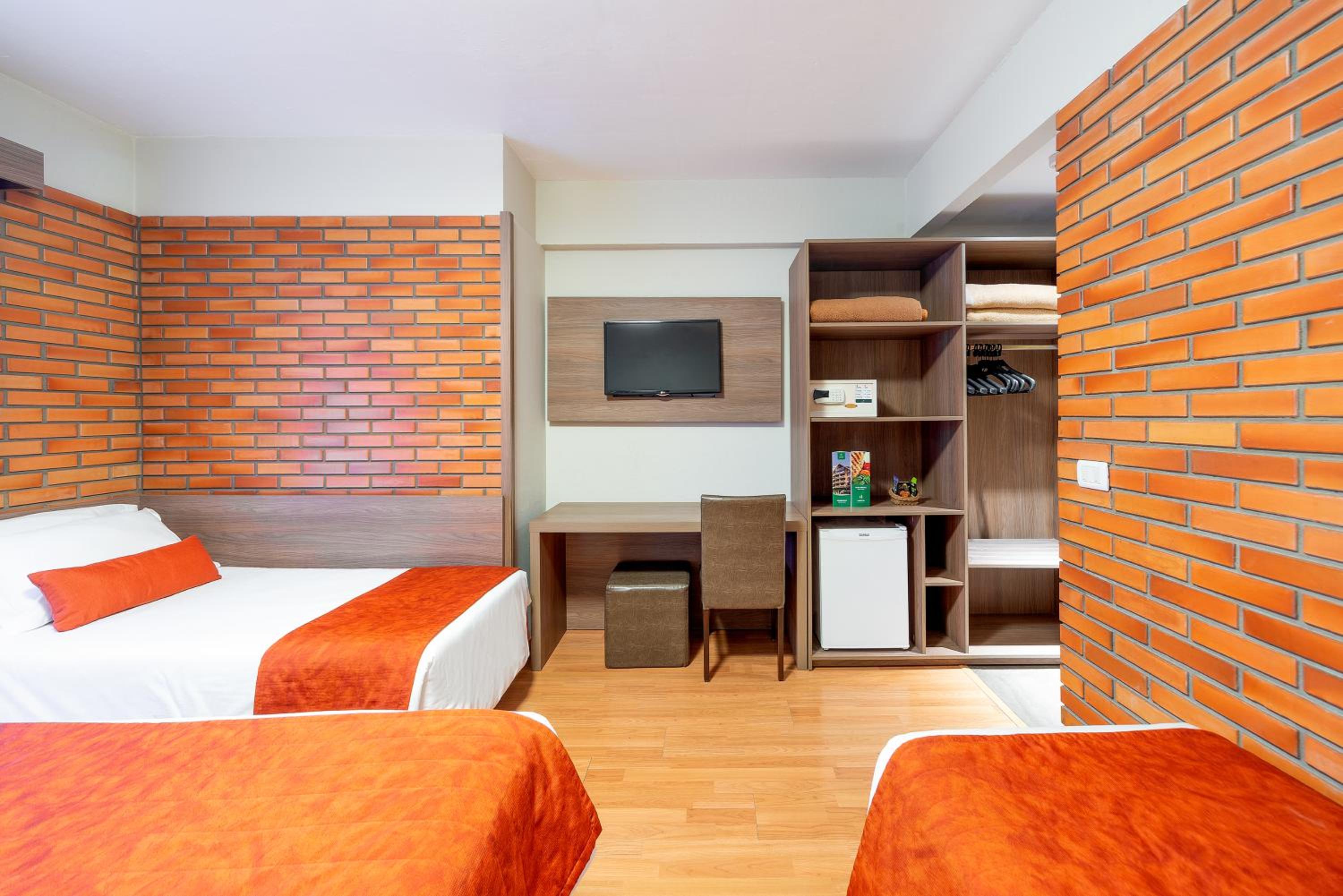 Quadruple Room photo 2