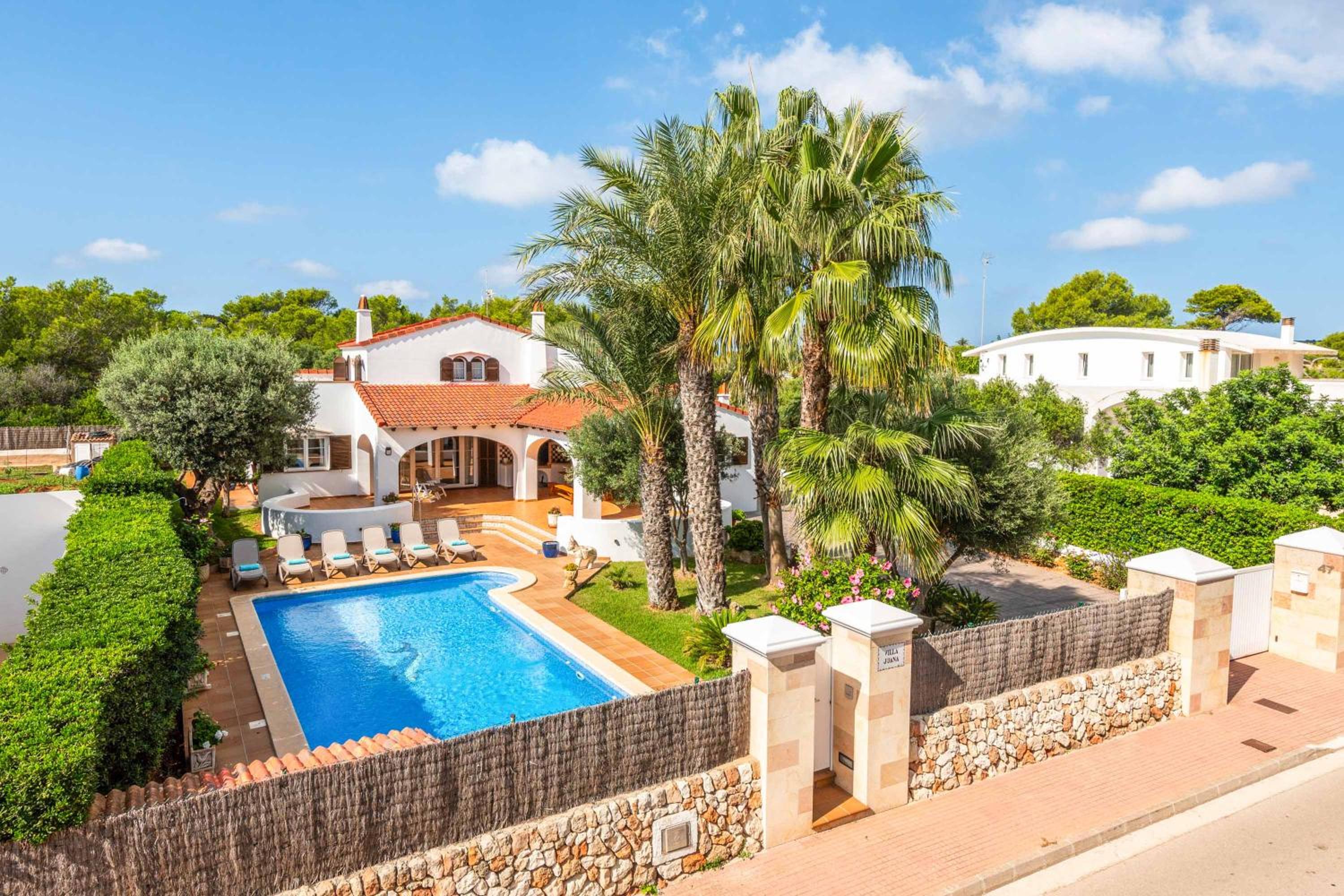 Four-Bedroom Villa photo 2