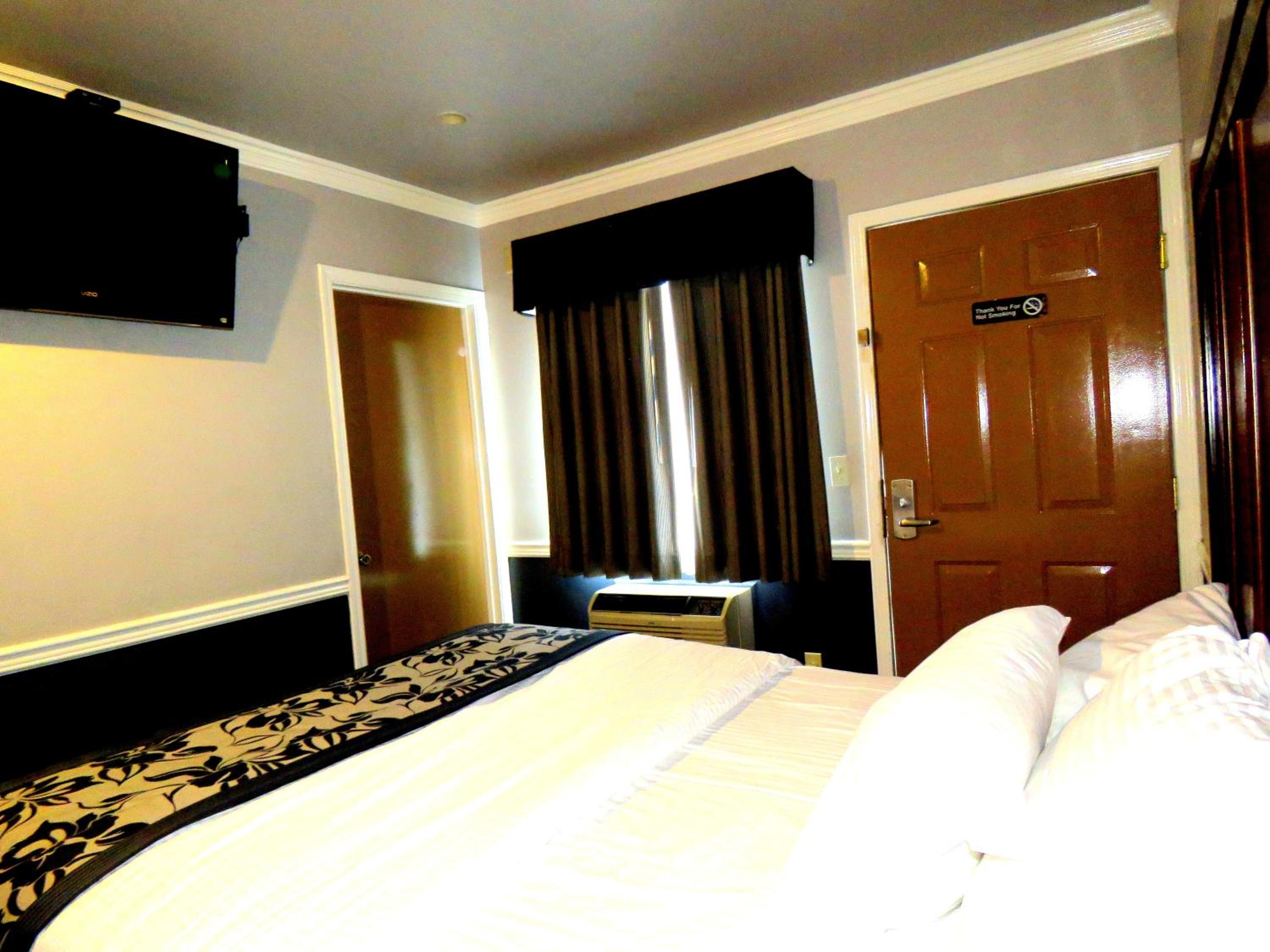 Queen Room - Photo 6